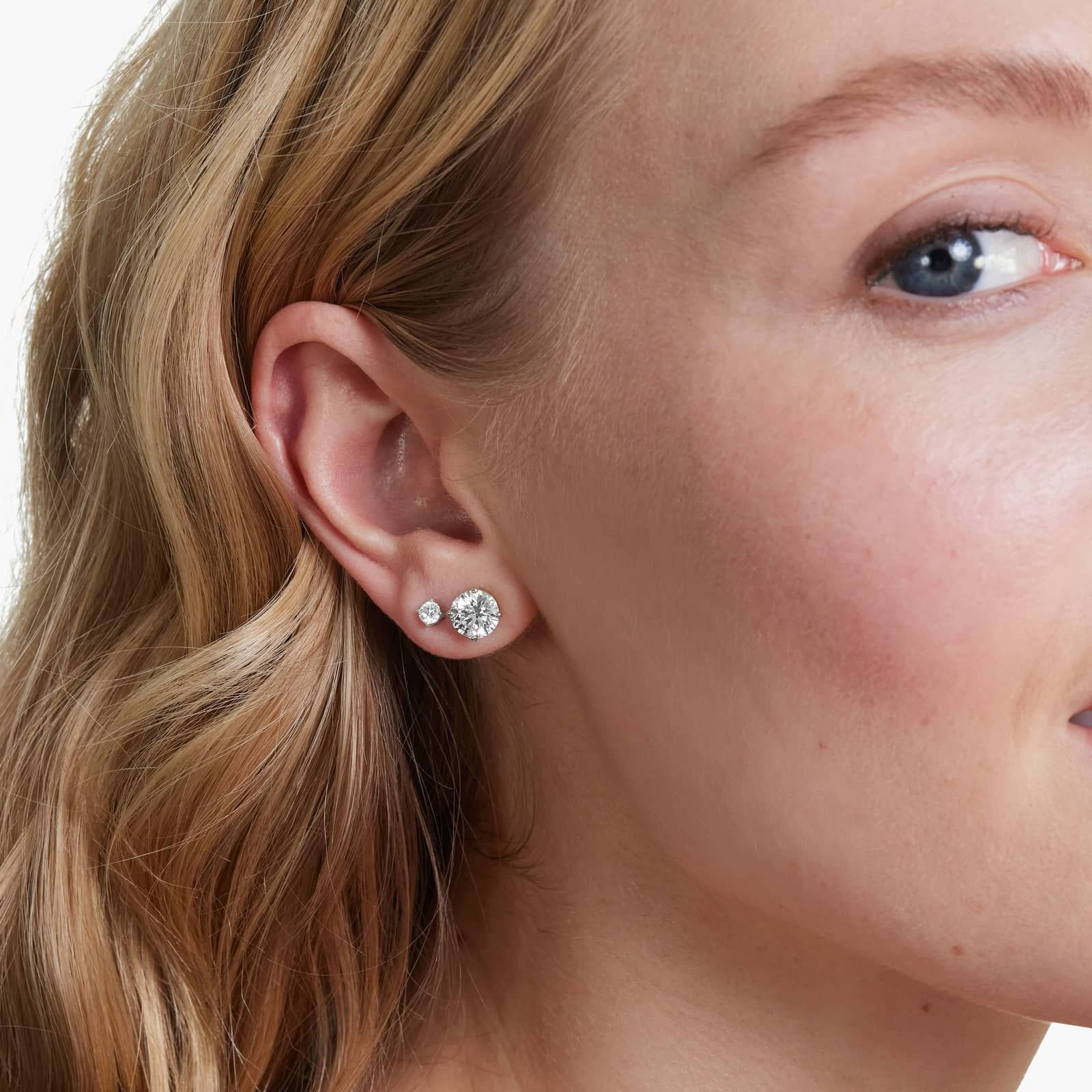 Four Prong 2.5 CTW Round Diamond Stud Earrings In Platinum