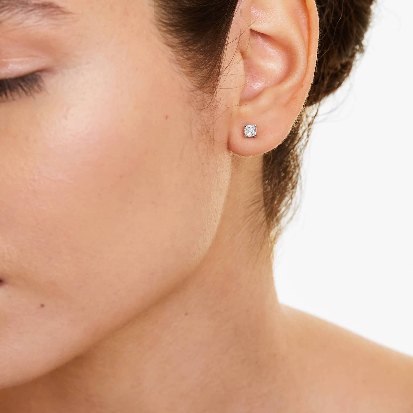 Cushion Cut 0.75 CTW Diamond Stud Earrings In Platinum