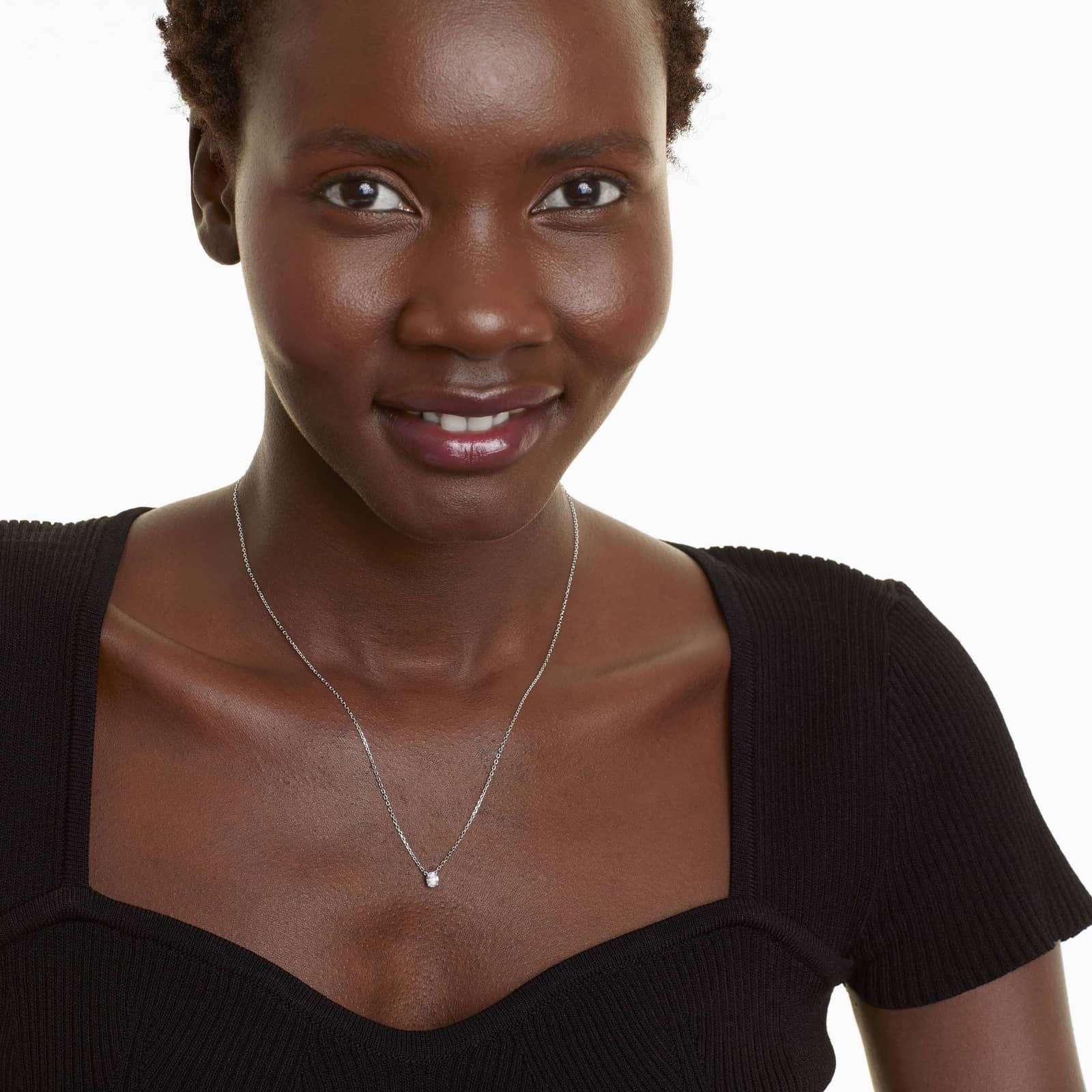 Platinum Oval Shape Diamond Solitaire Pendant (0.25 CTW - H-I / SI1-SI2)