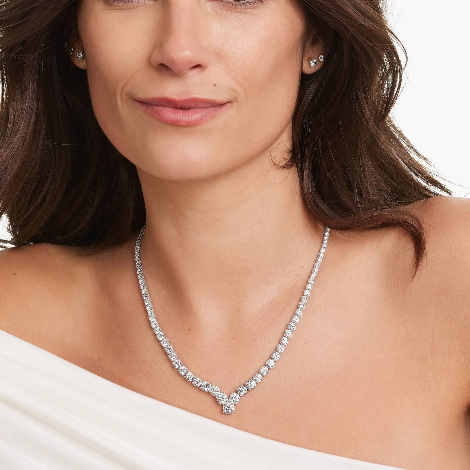 Platinum18 Inch Chevron Diamond Tennis Necklace (15.00 CTW - H-I / SI1-SI2)