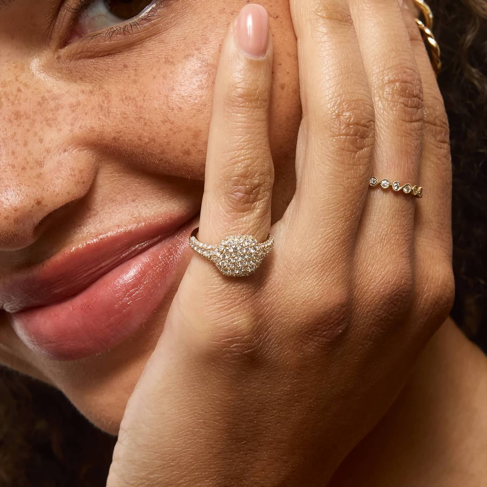 Scattered Pavé Signet Ring With 0.90 CTW Round Lab-Grown Diamonds In 14K Yellow Gold