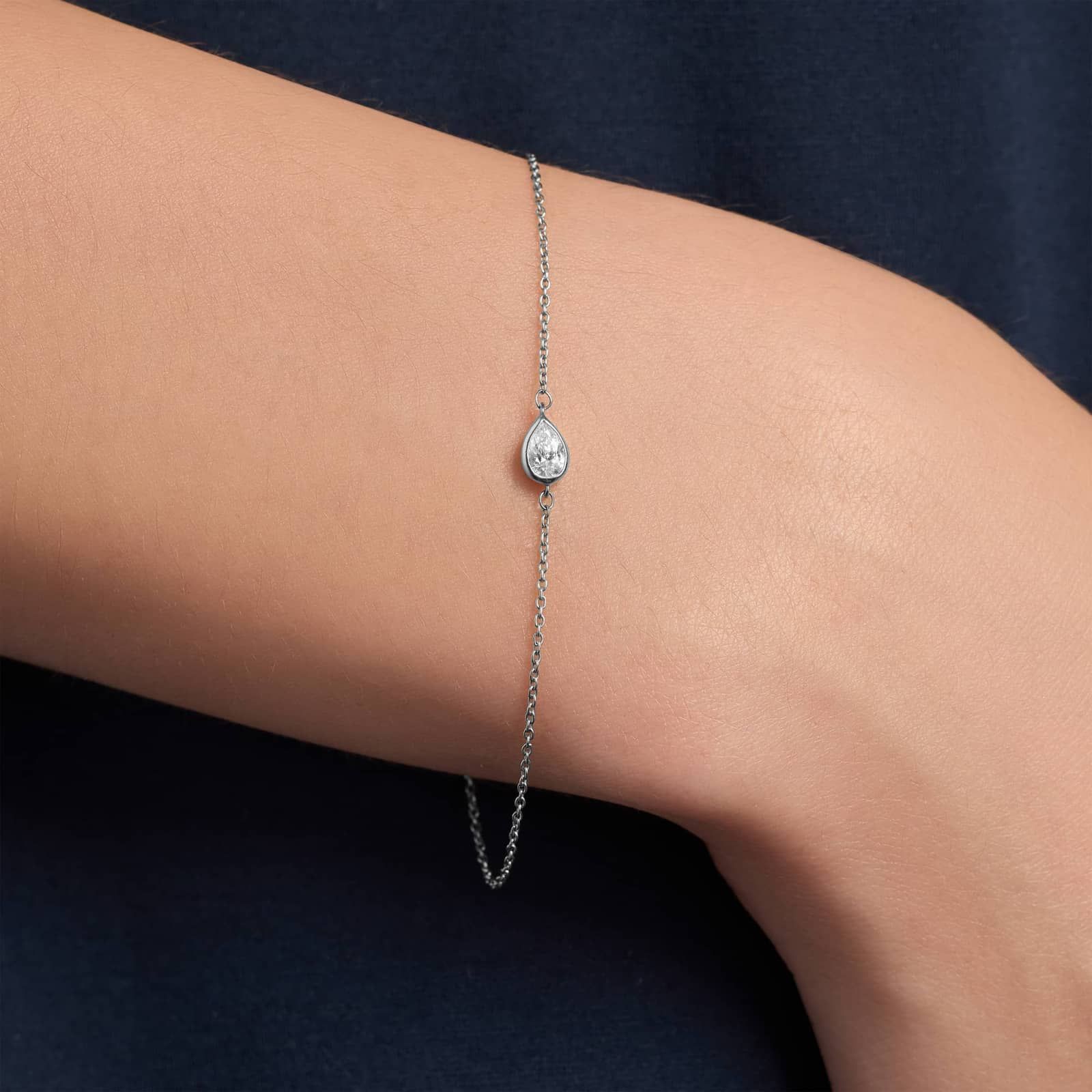 Mini Bezel Set Pear Cut Diamond Bracelet 14k White Gold (1/6 ct. tw.)