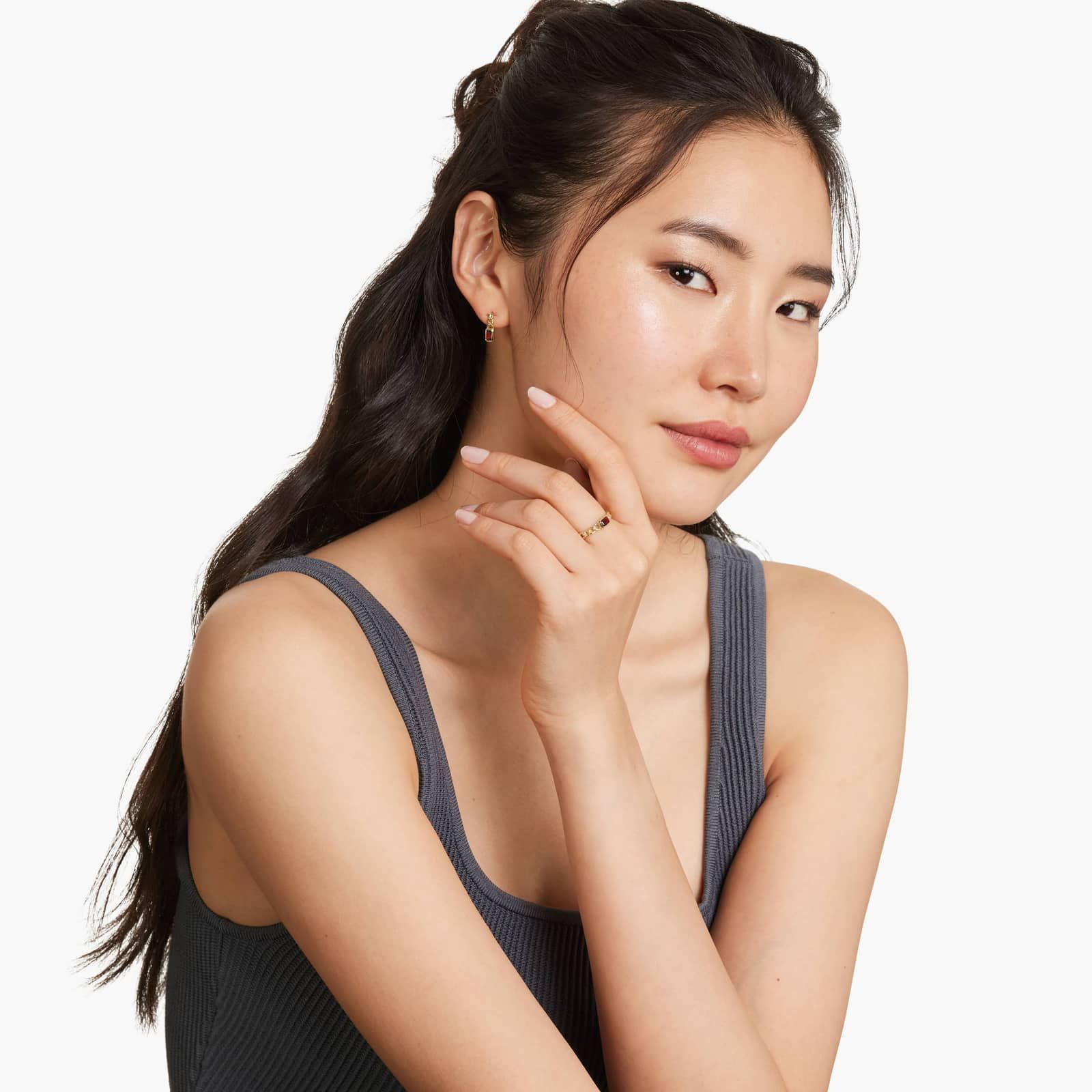 Radiant Reflections Garnet Curb Chain Ring In 14K Yellow Gold