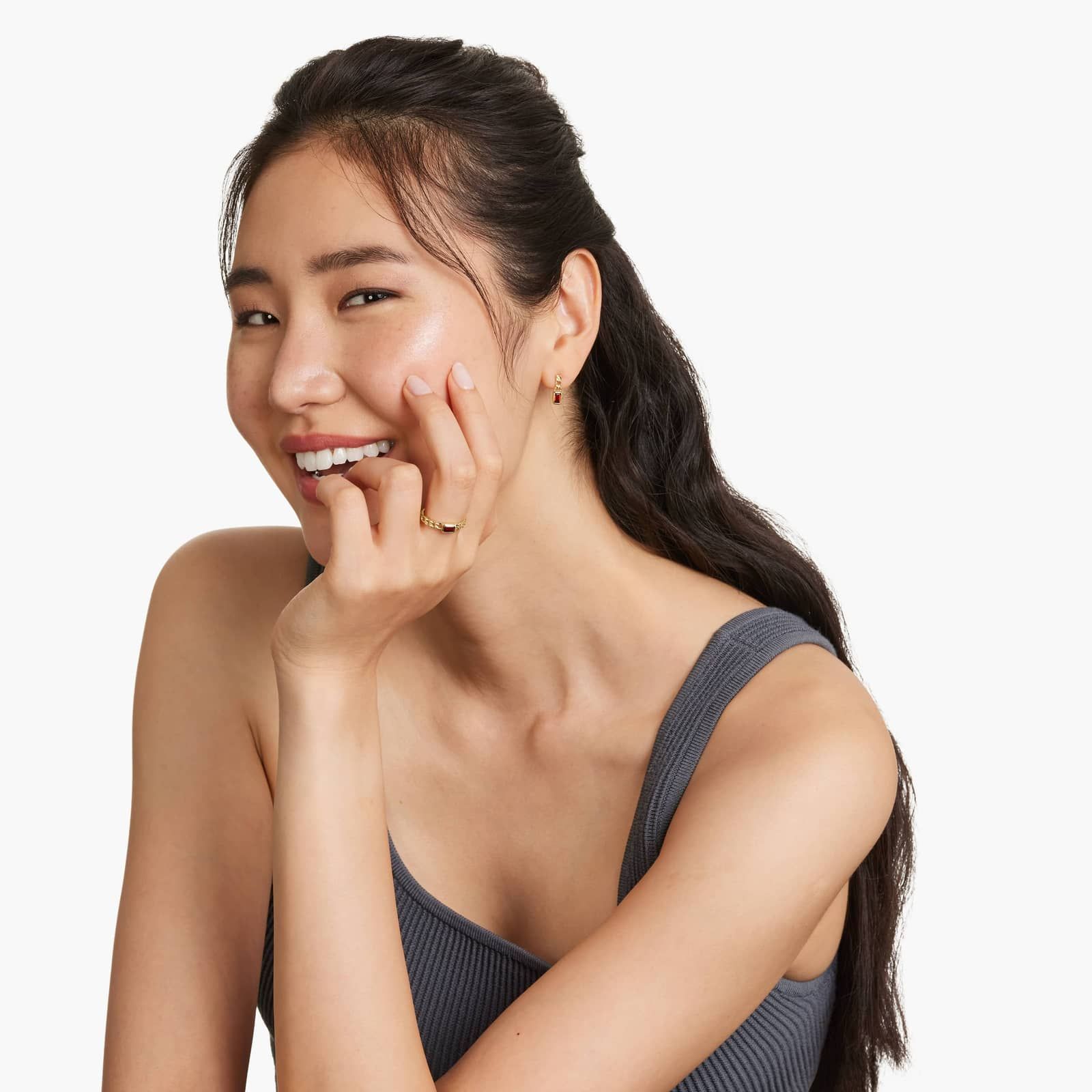 Radiant Reflections Garnet Curb Chain Ring In 14K Yellow Gold