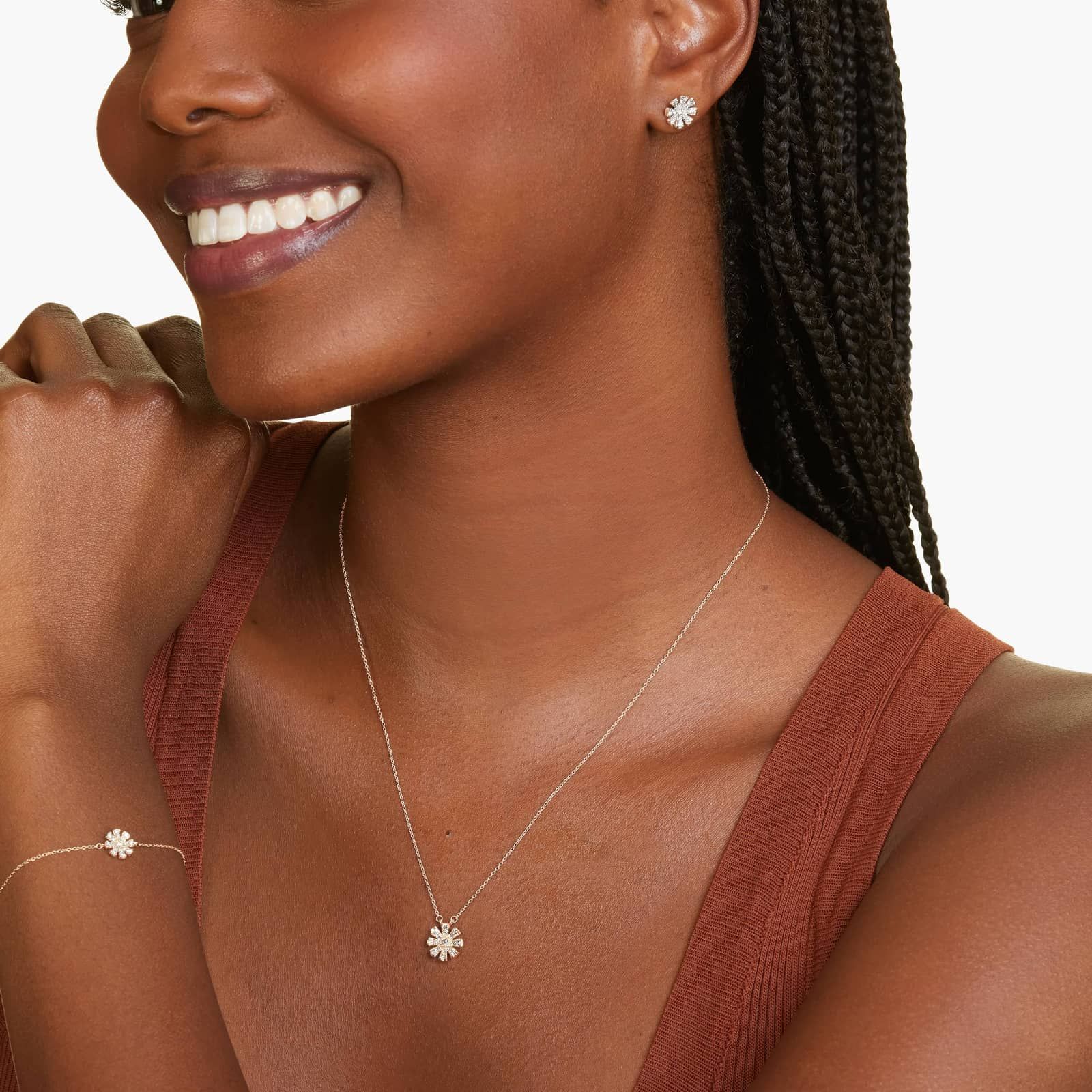 14K Rose Gold Dainty Diamonds Pavé Flower Necklace