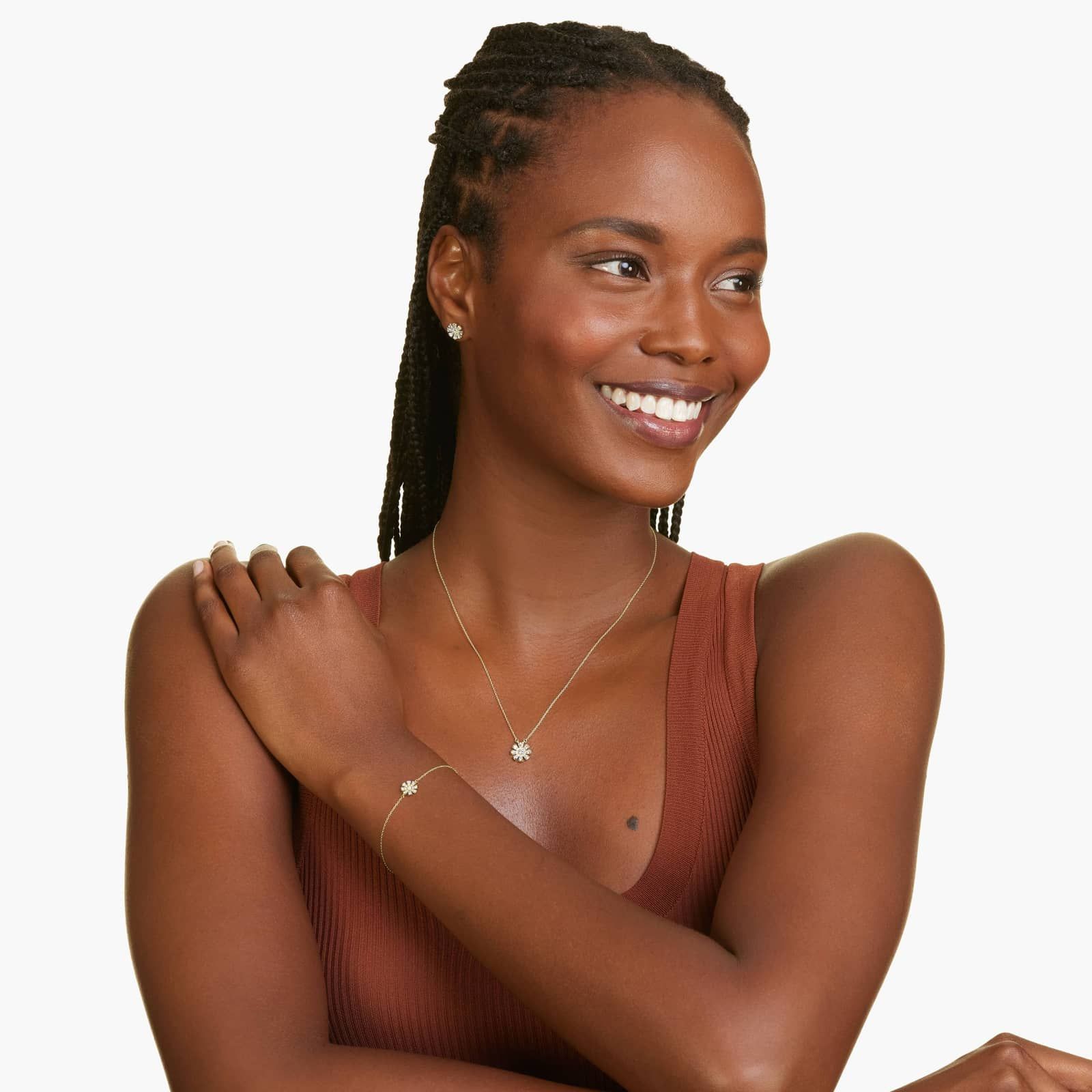 14K Yellow Gold Dainty Diamonds Pavé Flower Necklace