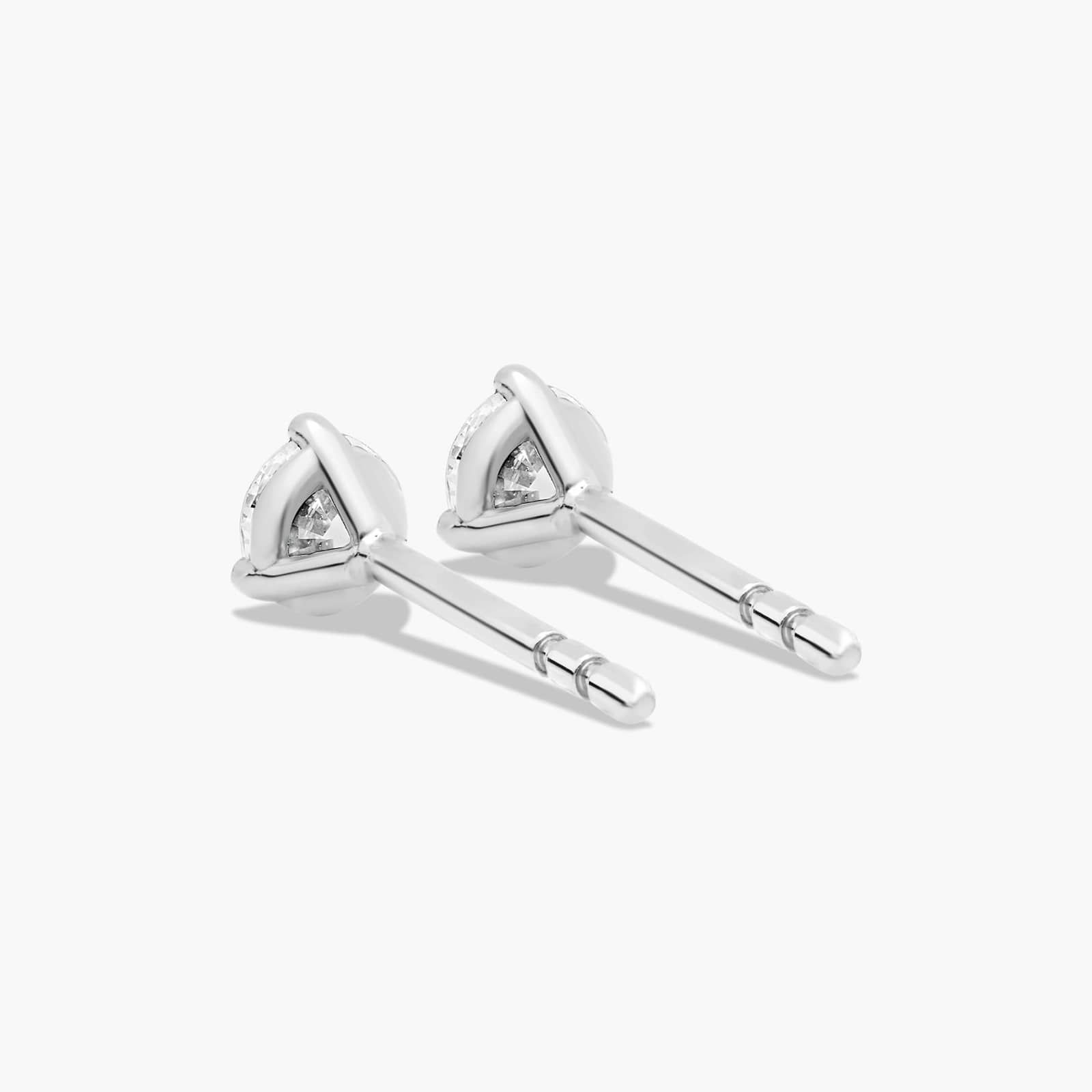 Three Prong Martini 0.25 CTW Round Diamond Earrings In Platinum