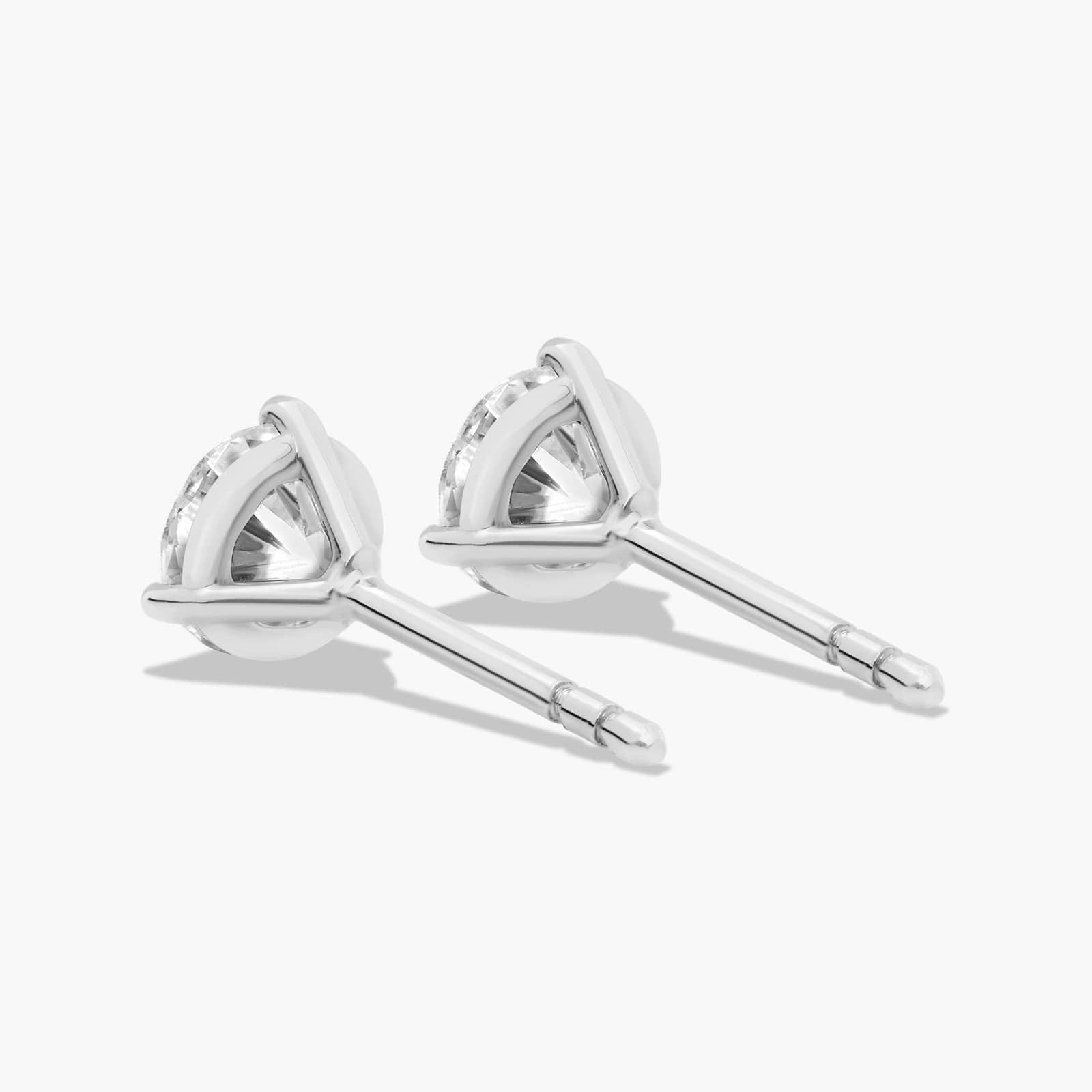Three Prong Martini 0.75 CTW Round Brilliant Diamond Earrings In Platinum