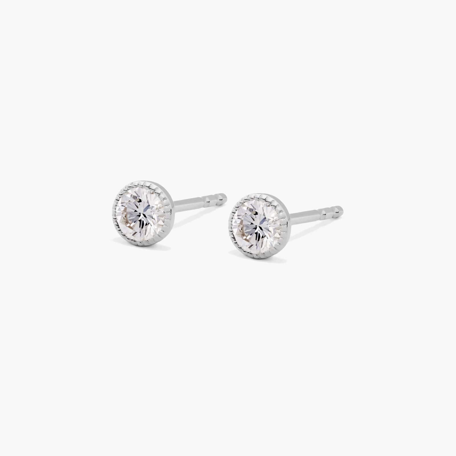 Milgrain Bezel 0.25 CTW Diamond Stud Earrings In Platinum
