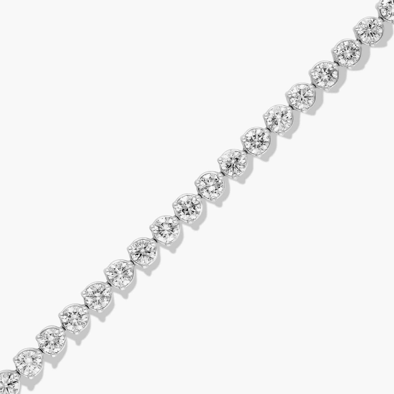 Flower Clasp Tennis Bracelet With 8 CTW Diamonds In Platinum