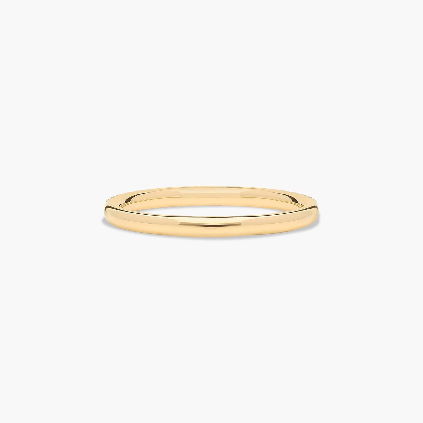 Falling Edge Pavé Diamond Wedding Ring In 18K Yellow Gold (1.50mm)