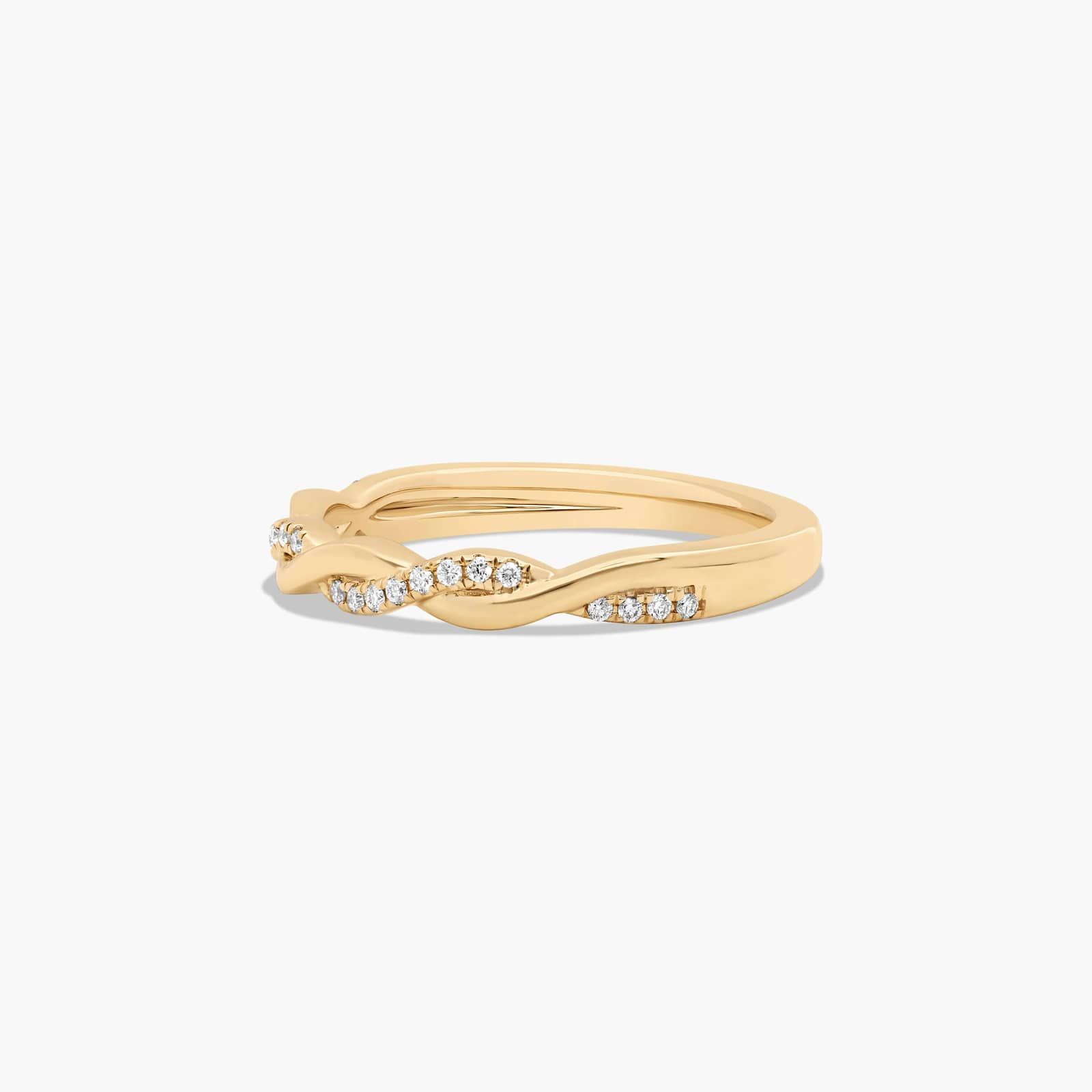 Interlaced Pavé Diamond Wedding Ring In 14K Yellow Gold (2.00mm)