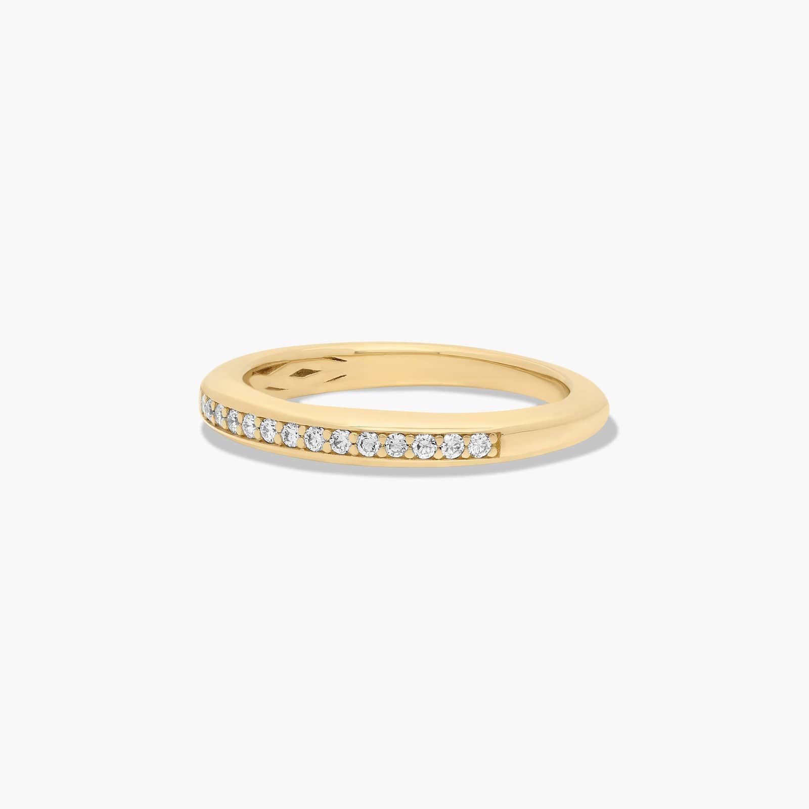 Graduated Pavé Diamond Wedding Ring In 14K Yellow Gold (1.50mm)