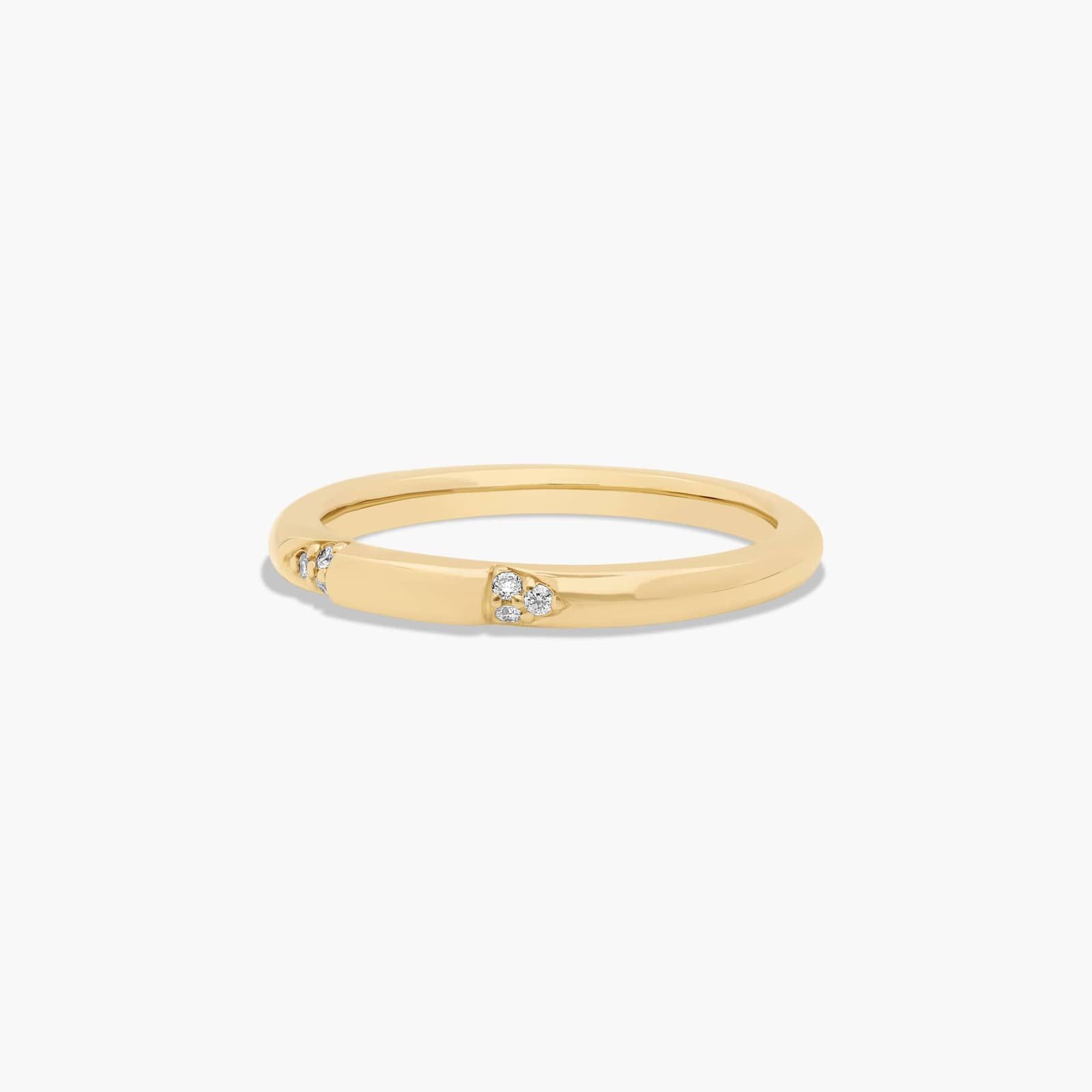 Perfectly Placed Pavé Diamond Wedding Ring In 18K Yellow Gold (1.50mm)