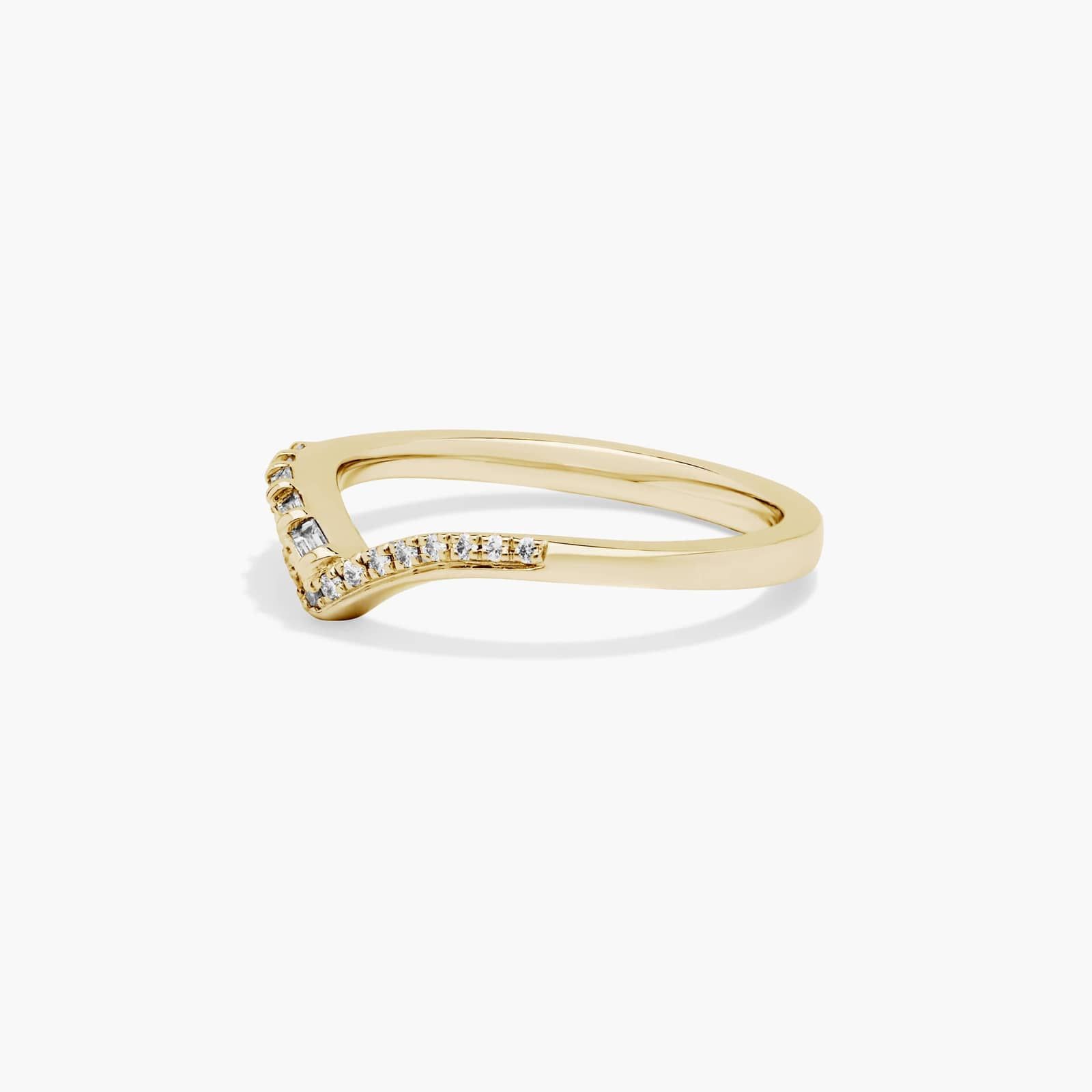 Round and Baguette Pavé V Contour Wedding Ring In 14K Yellow Gold (2.00mm)
