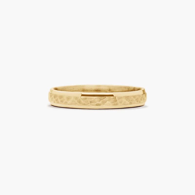 Comfort Fit Hammered Men's Wedding Band In 14K Yellow Gold (4.00mm)