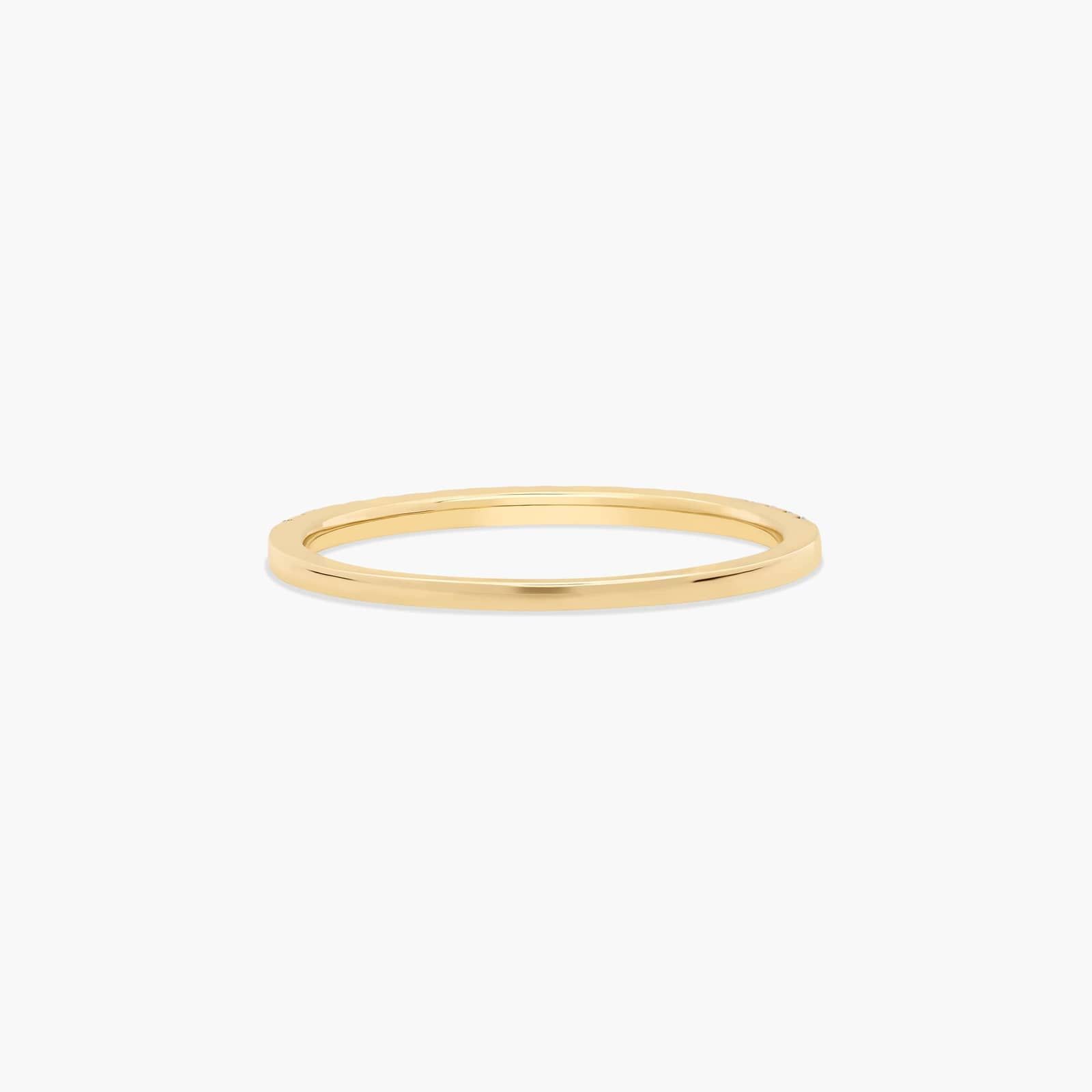 Single Row Diamond Wedding Ring In 14K Yellow Gold (1.00mm)