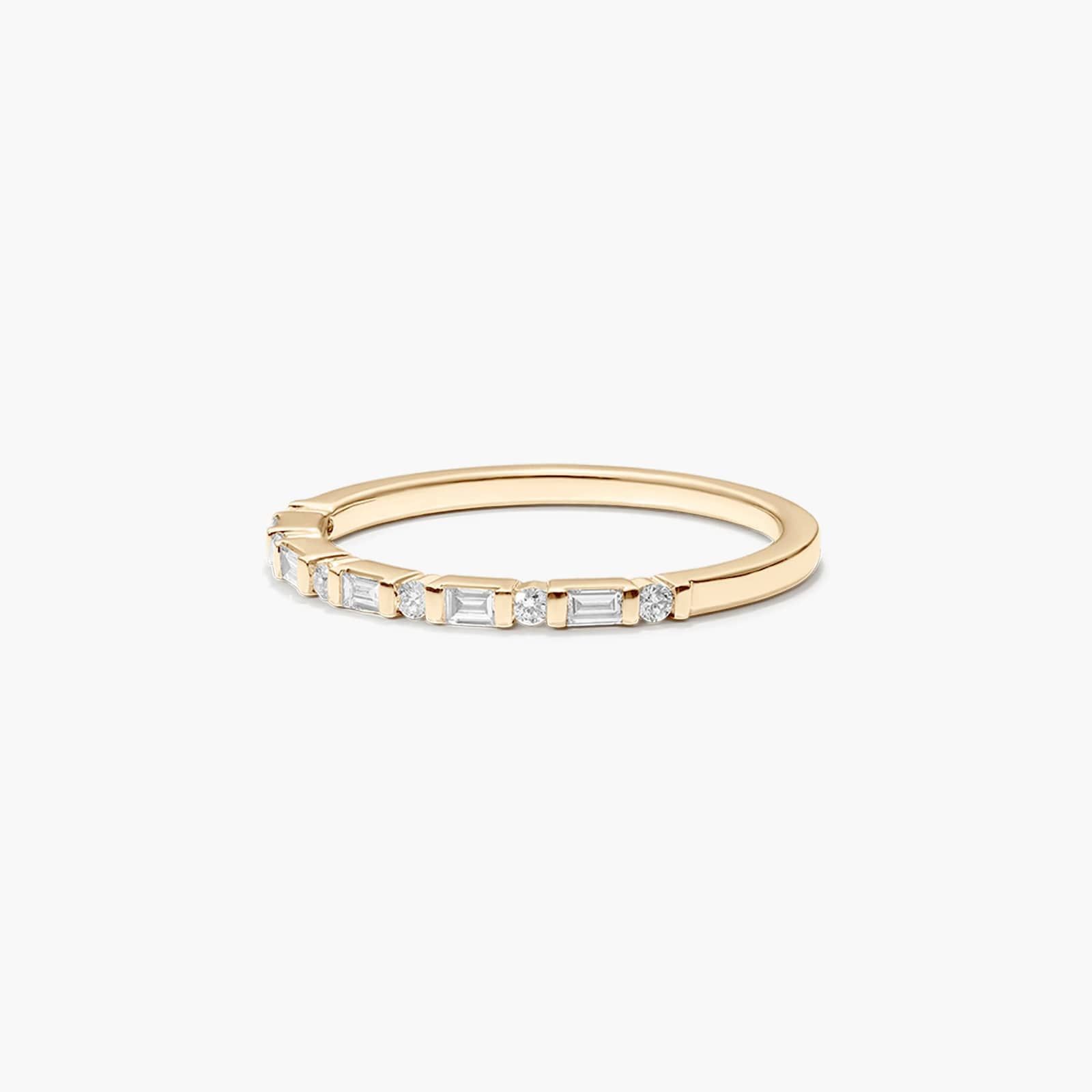 Bar Setting Alternating Round And Baguette Cut Diamond Ring In 14K Yellow Gold