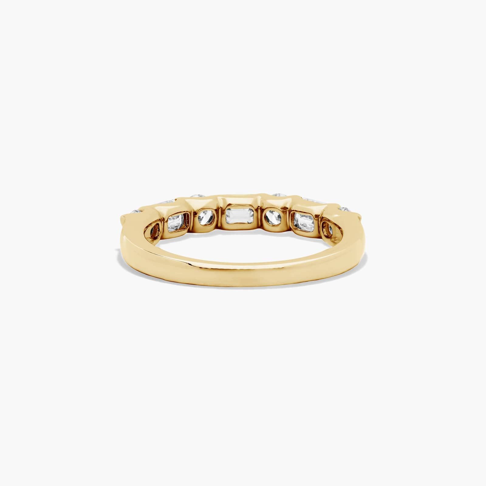 Alternating Emerald And Round Diamond Ring In 14K Yellow Gold