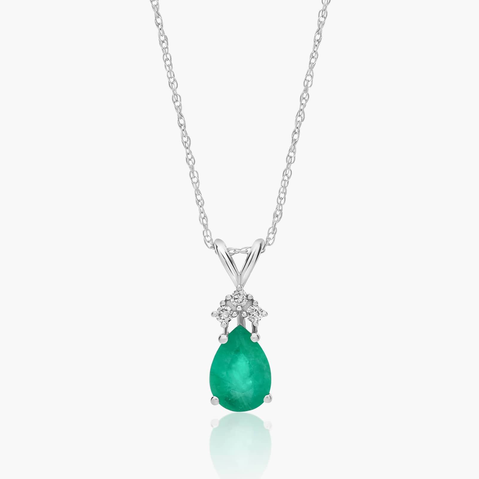 14K White Gold Pear Shaped Emerald Tri-Diamond Birthstone