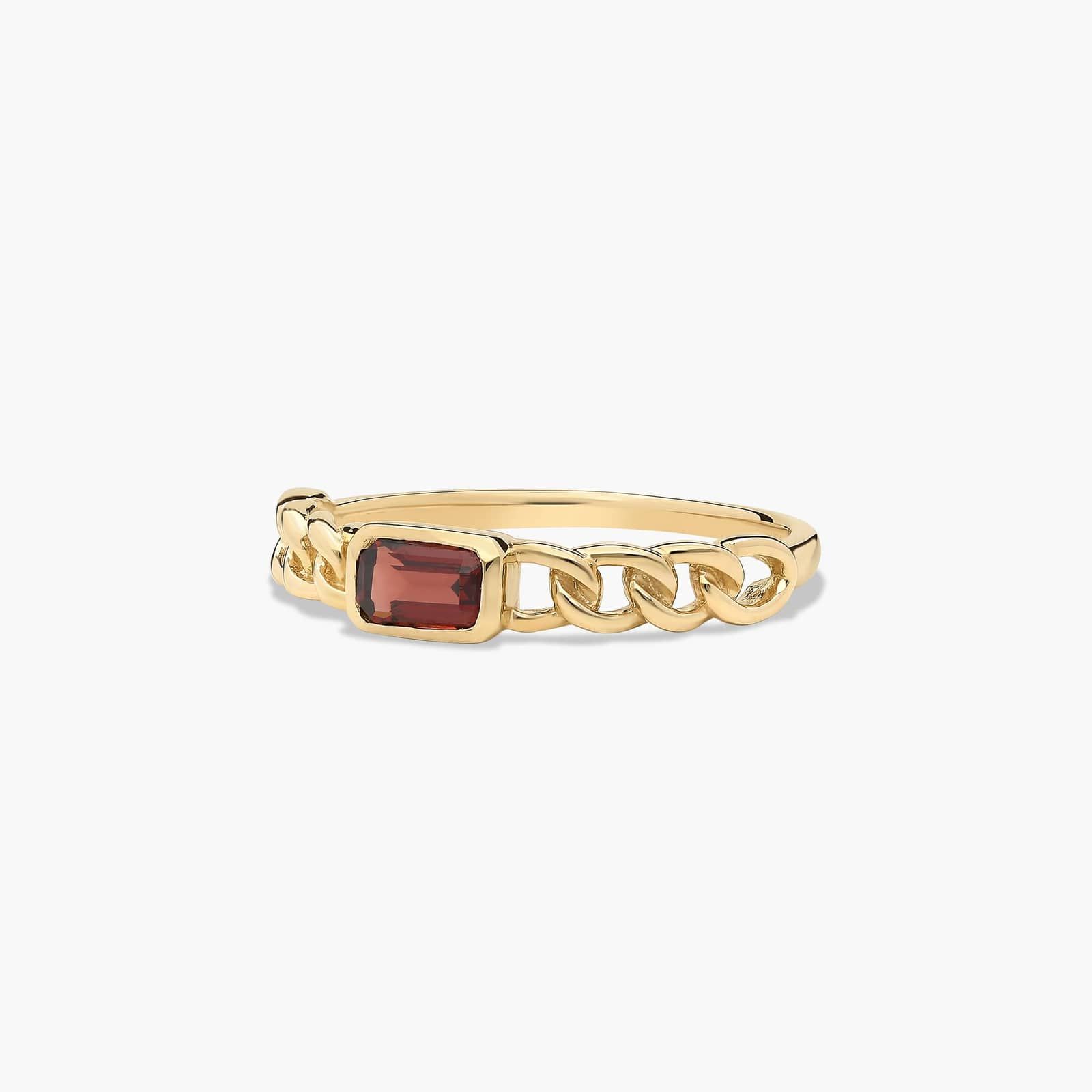 Radiant Reflections Garnet Curb Chain Ring In 14K Yellow Gold