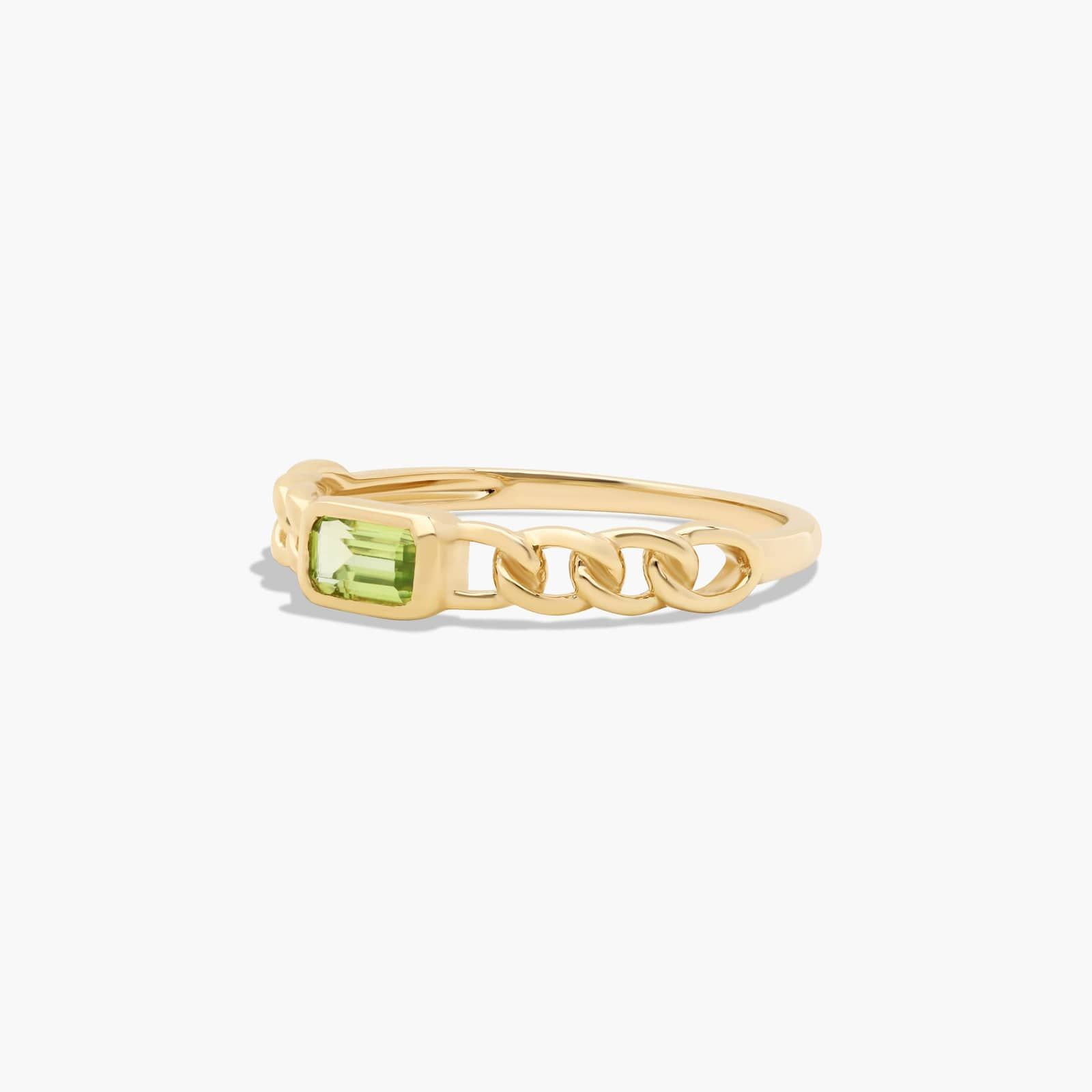 Radiant Reflections Peridot Curb Chain Ring In 14K Yellow Gold