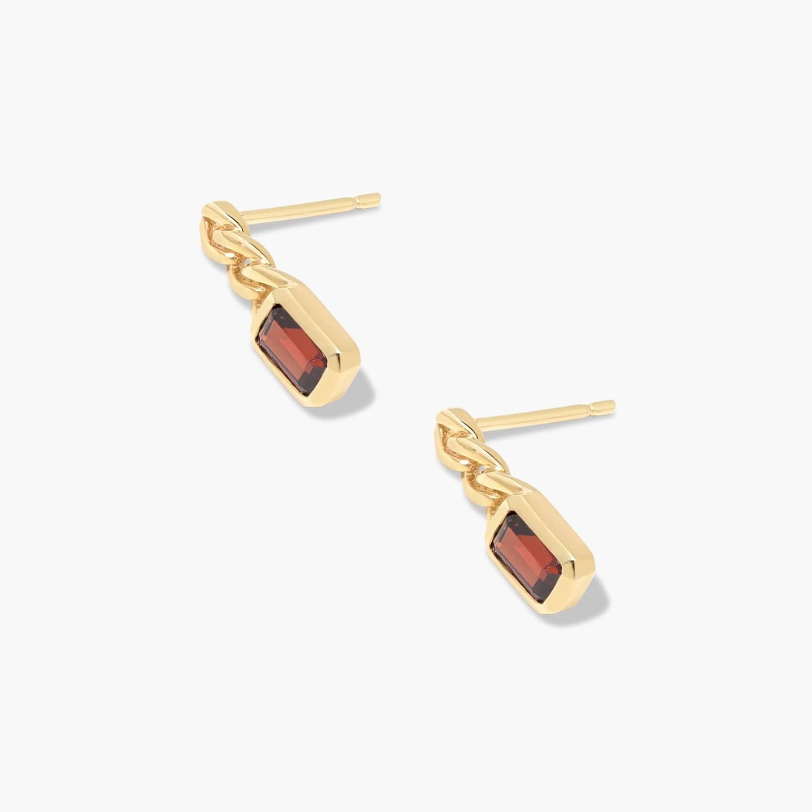 Radiant Reflections Garnet Curb Chain Stud Earrings In 14K Yellow Gold