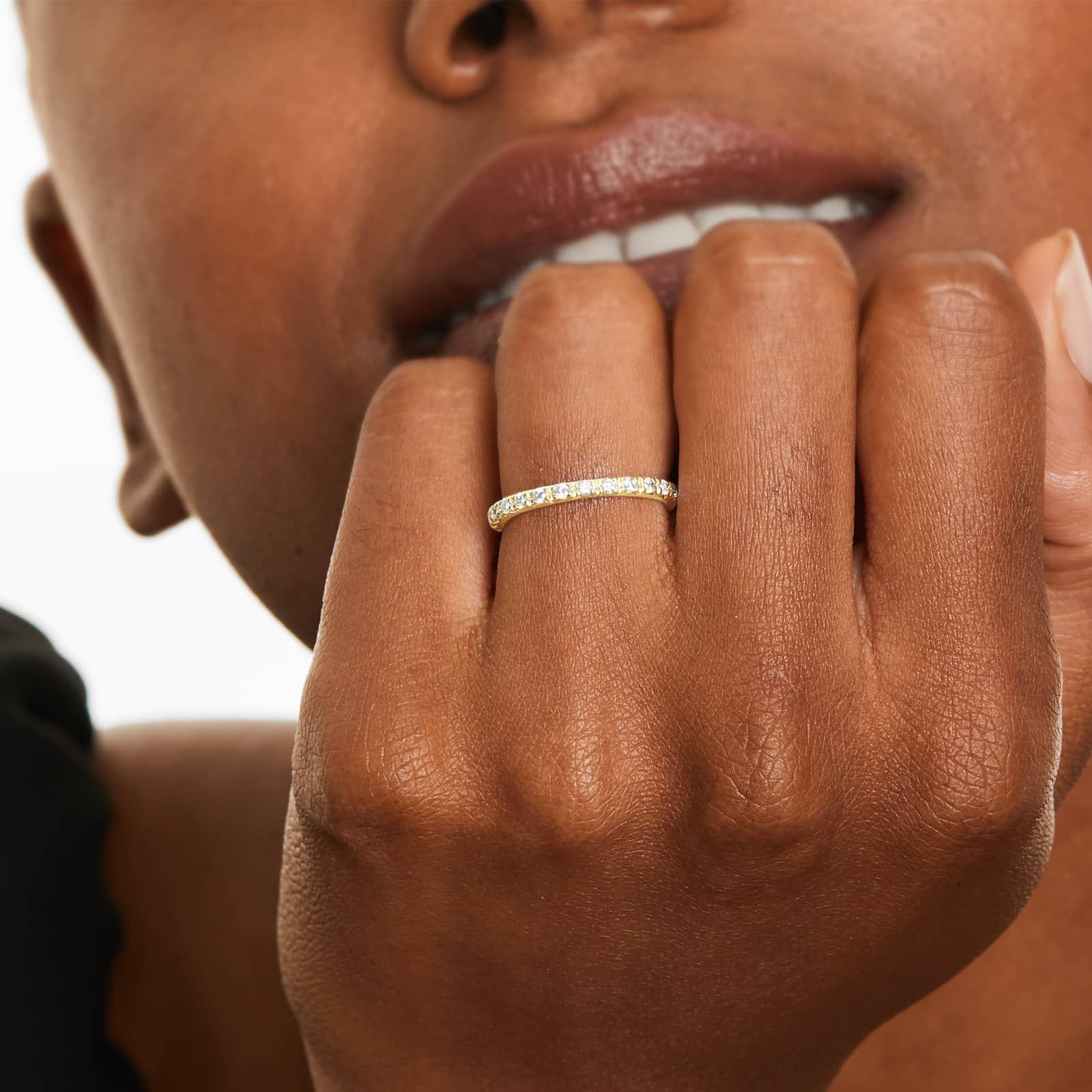 Rounded French Cut Pavé Diamond Wedding Ring In 18K Yellow Gold (1.60mm)