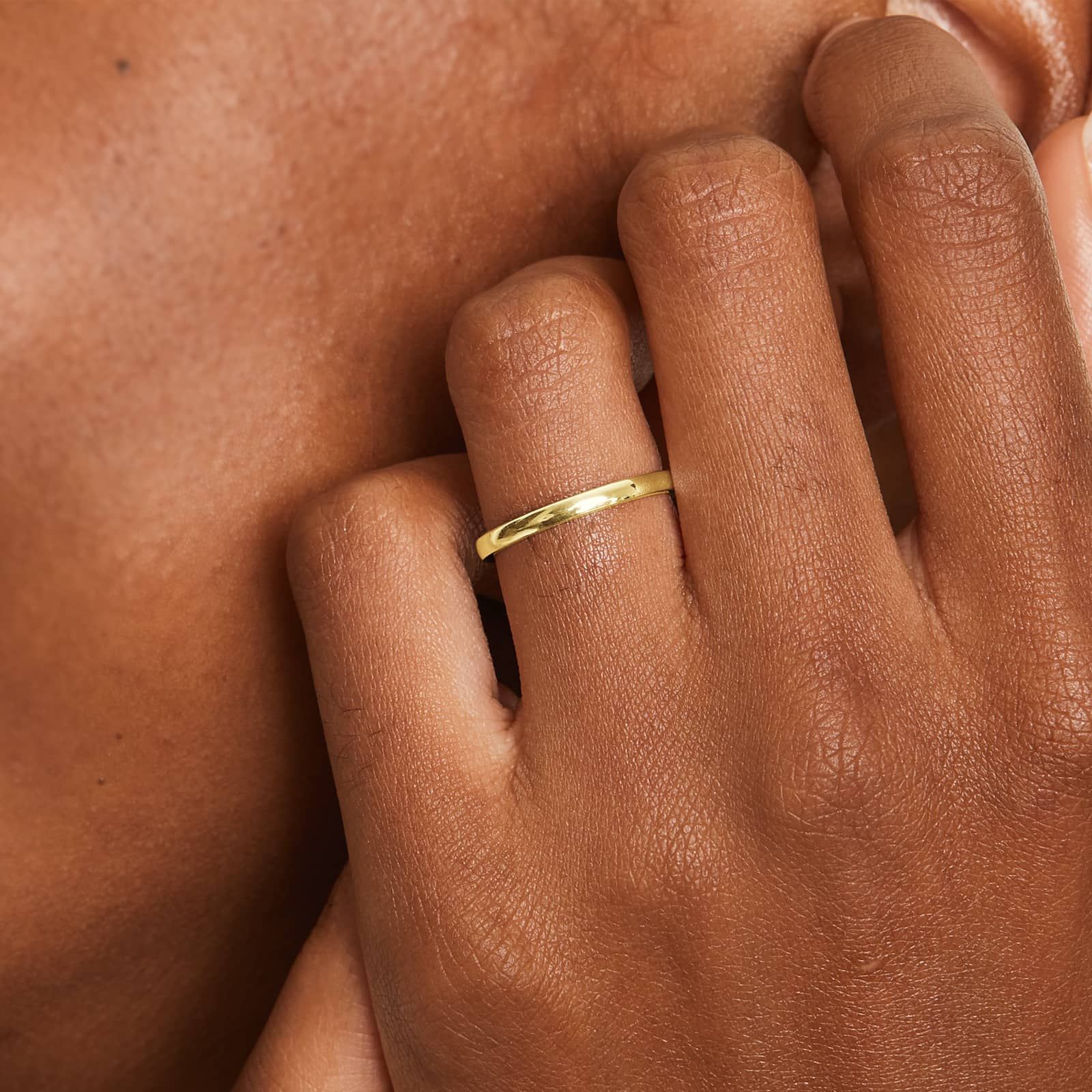 Comfort Fit Wedding Ring In 18K Yellow Gold (2.00mm)