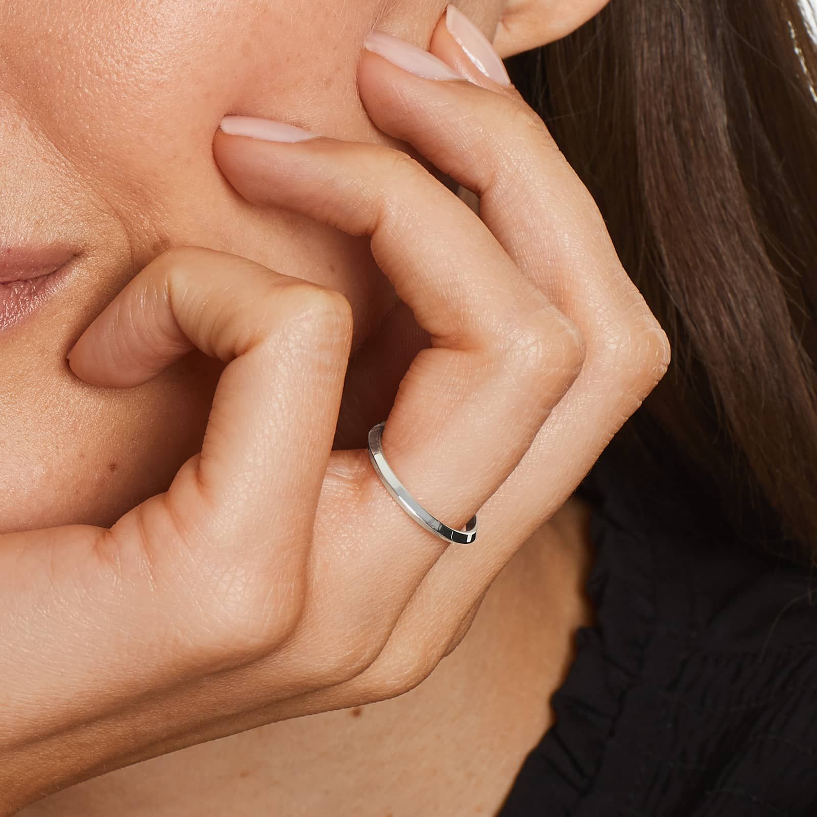 Knife Edge Wedding Ring In 18K White Gold (2.00mm)