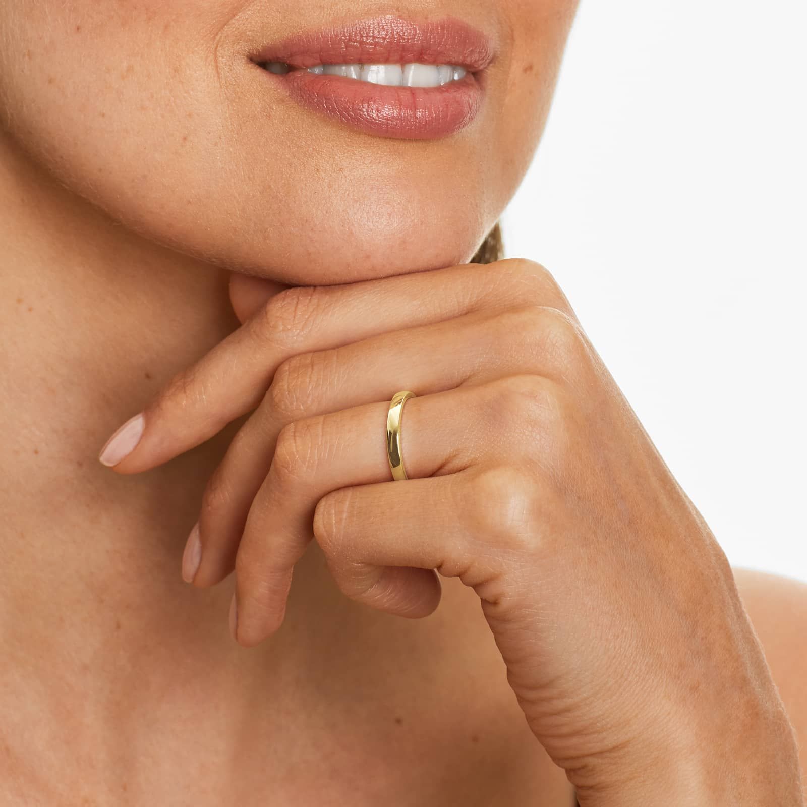 Traditional Straight Fit Wedding Ring In 18K Yellow Gold (2.50mm)