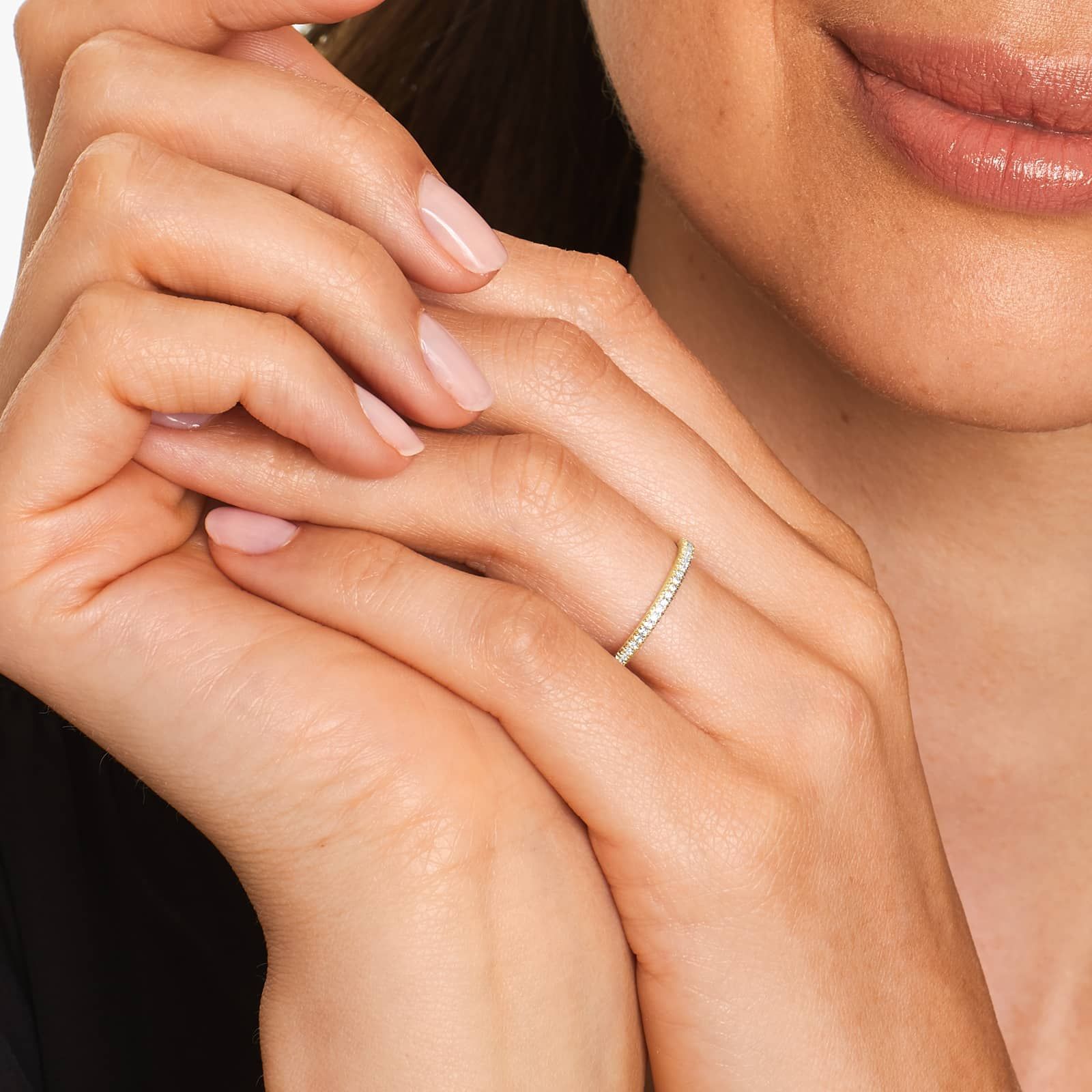 Pavé Rounded Diamond Wedding Ring In 18K Yellow Gold (1.50mm)