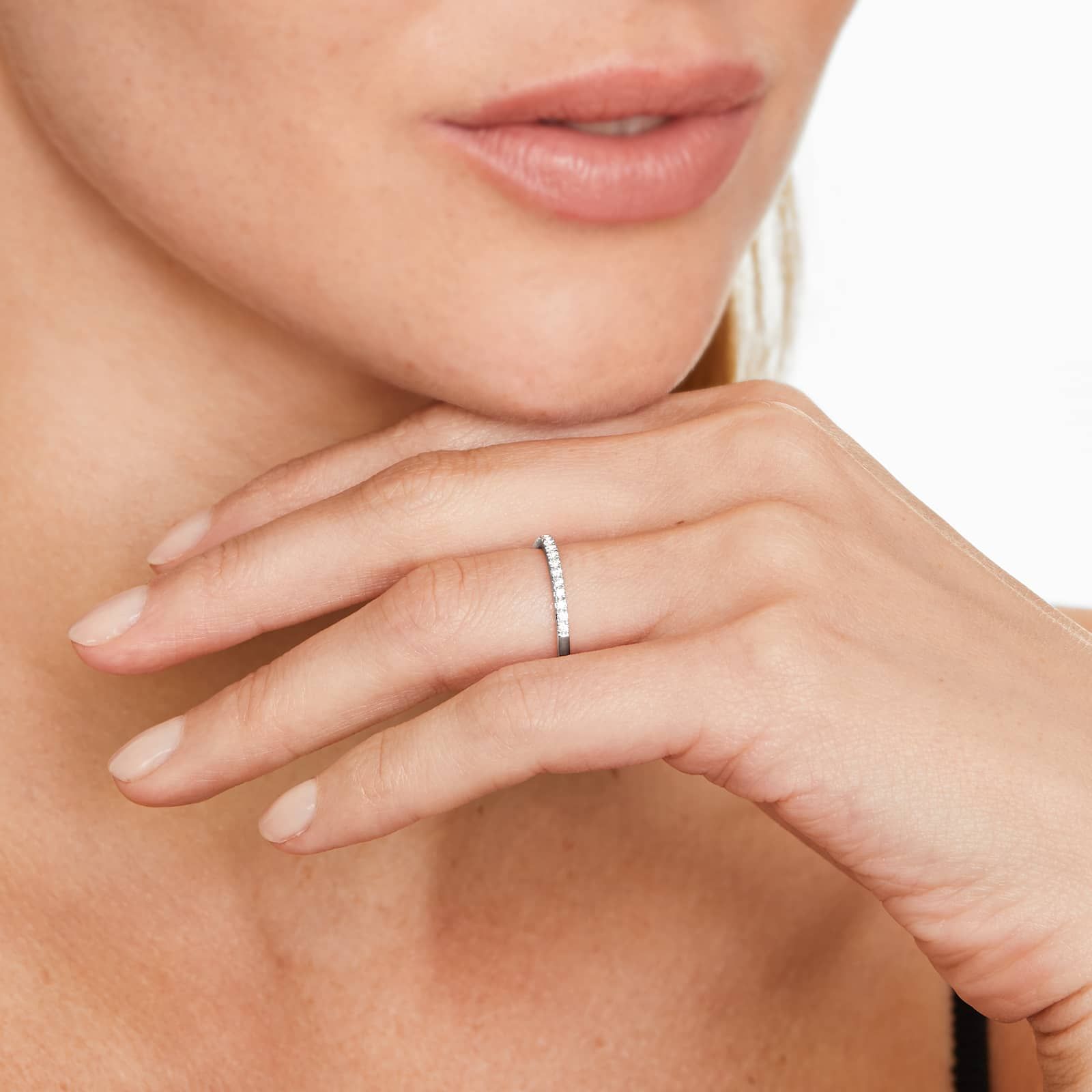 Pavé Diamond Wedding Ring In Platinum (1.50mm)