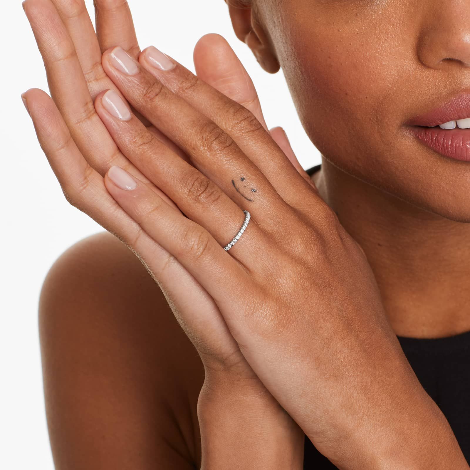 Outline Pavé Diamond Wedding Ring In 14K White Gold (1.50mm)