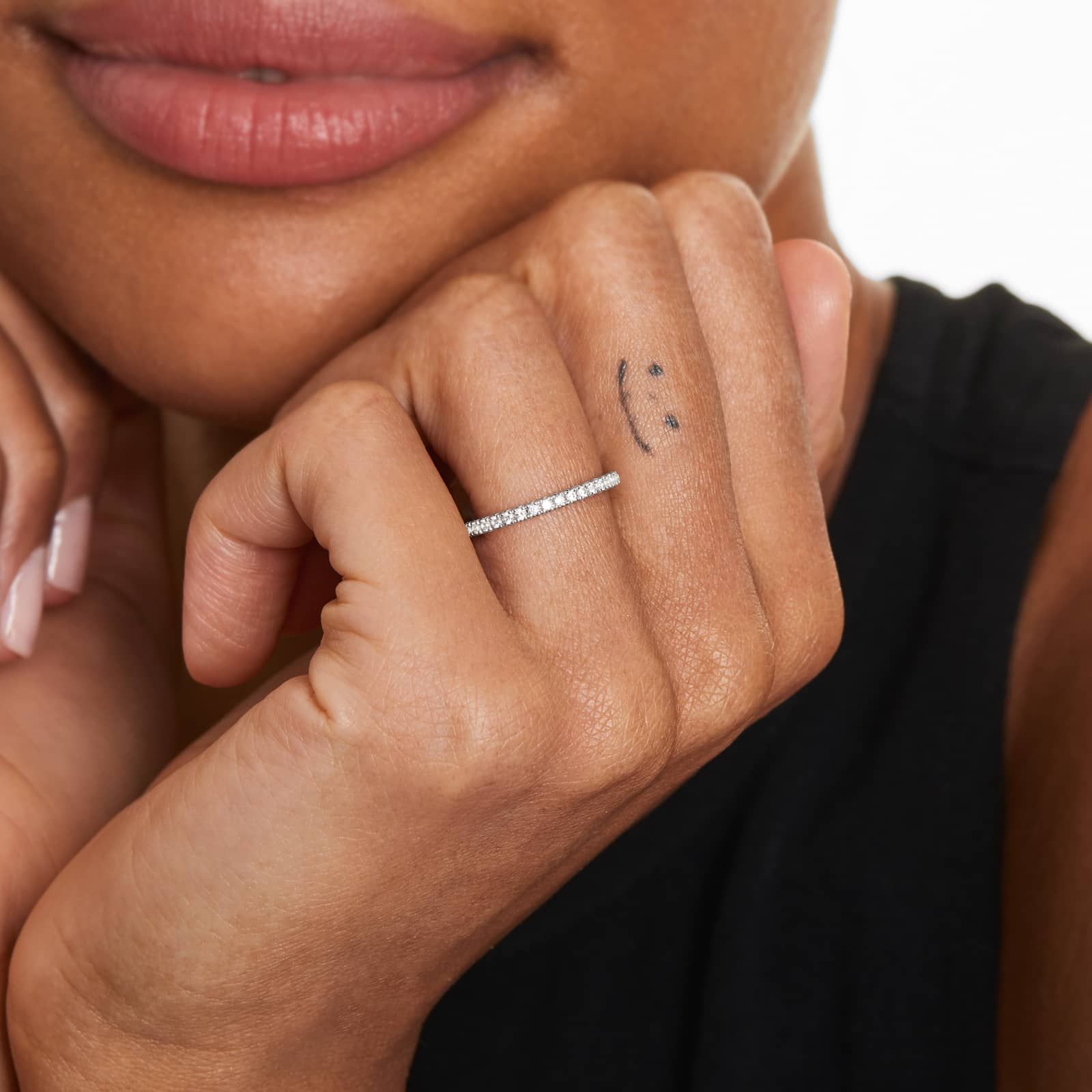 Outline Pavé Diamond Wedding Ring In 14K White Gold (1.50mm)