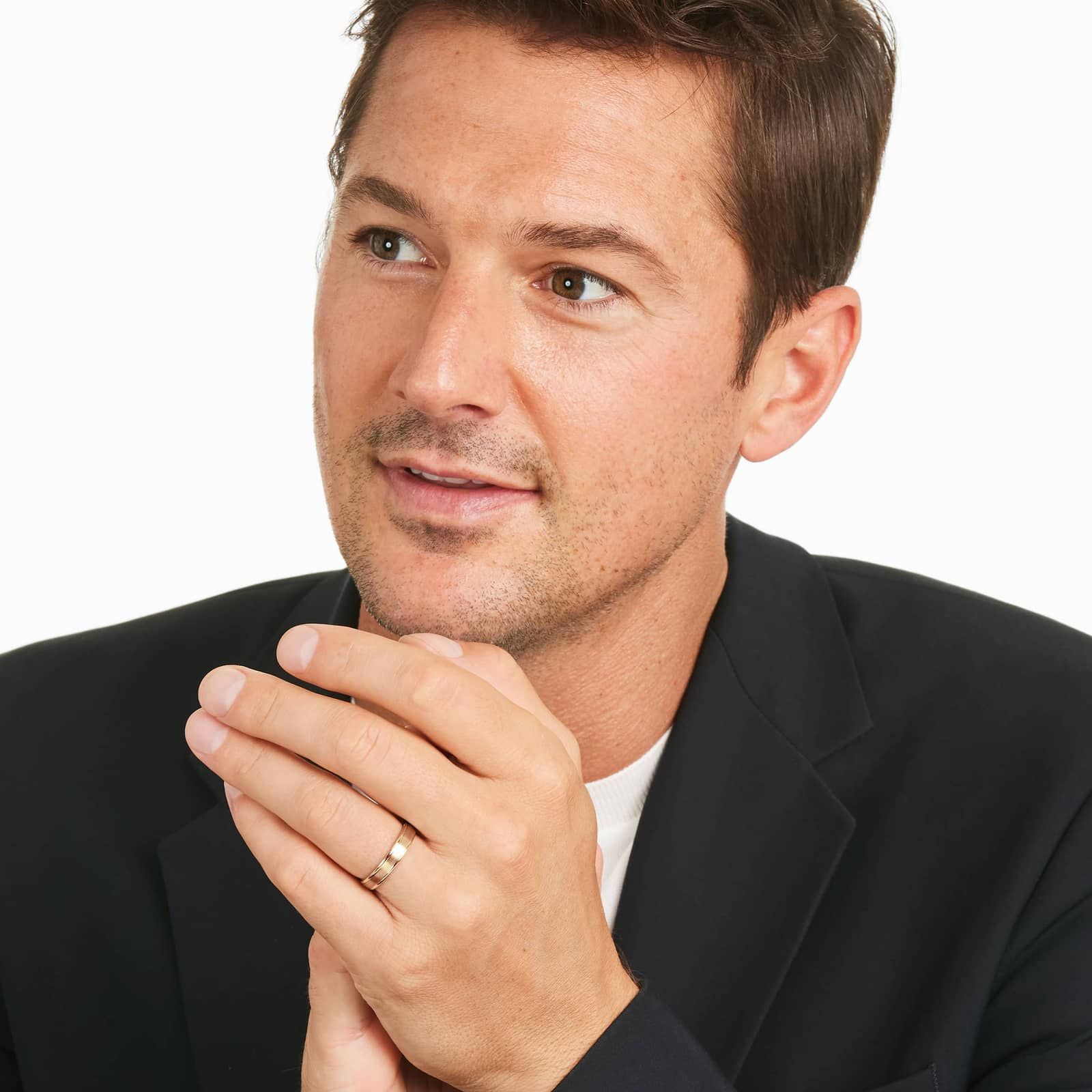 High Polished Round Edge Men's Wedding Band In 14K Rose Gold (4.50mm)