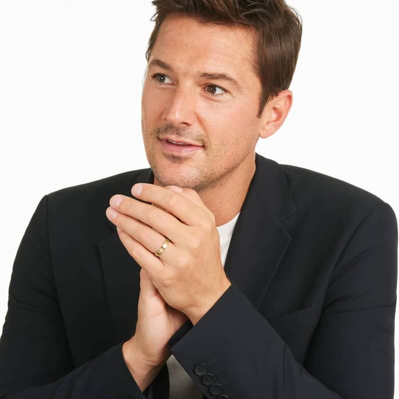 High Polished Round Edge Men's Wedding Band In 14K Yellow Gold (4.50mm)