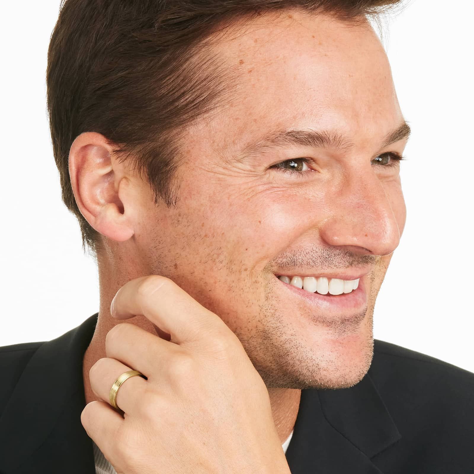 High Polished Round Edge Men's Wedding Band In 14K Yellow Gold (4.50mm)