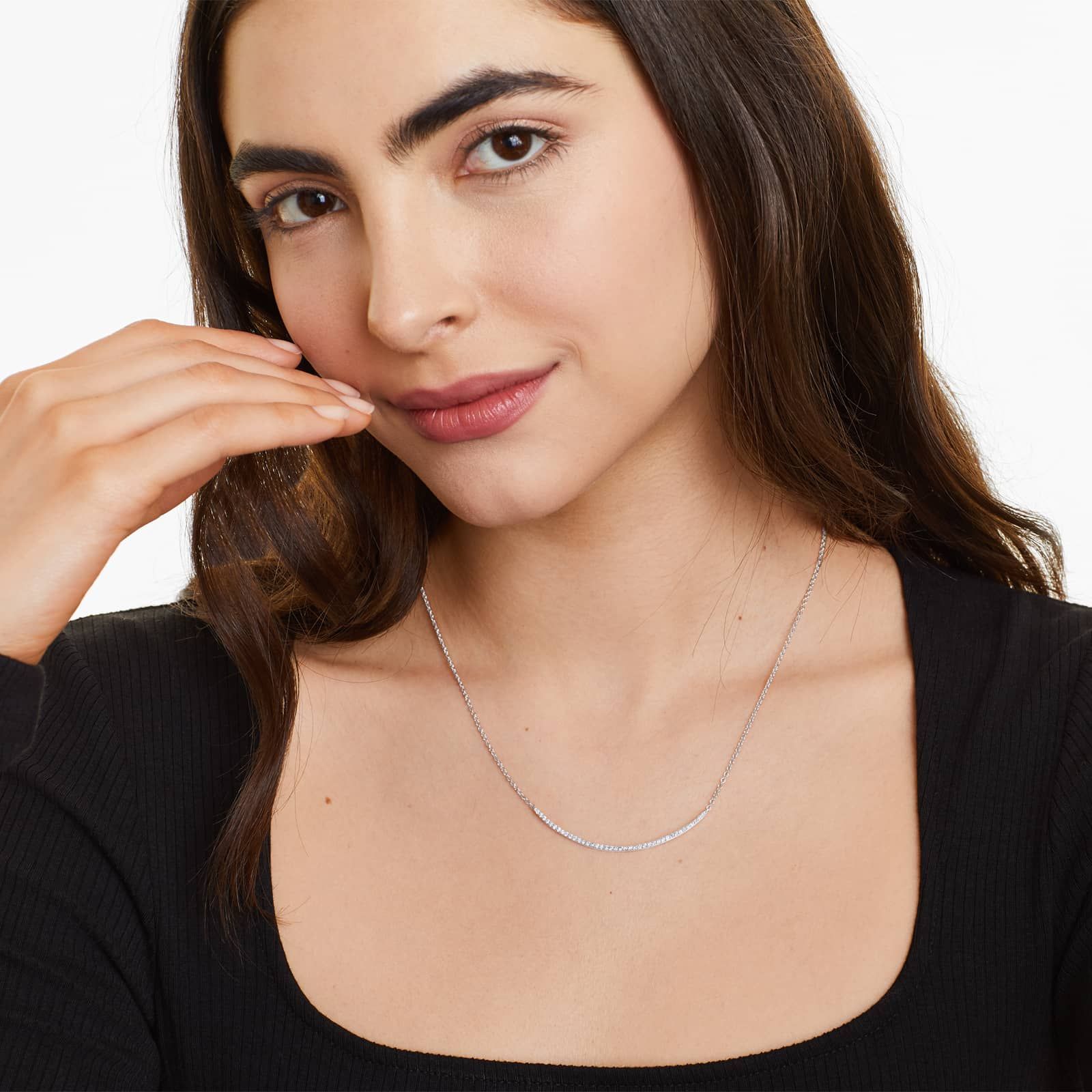 Curving Diamond Bar Necklace In 14K White Gold