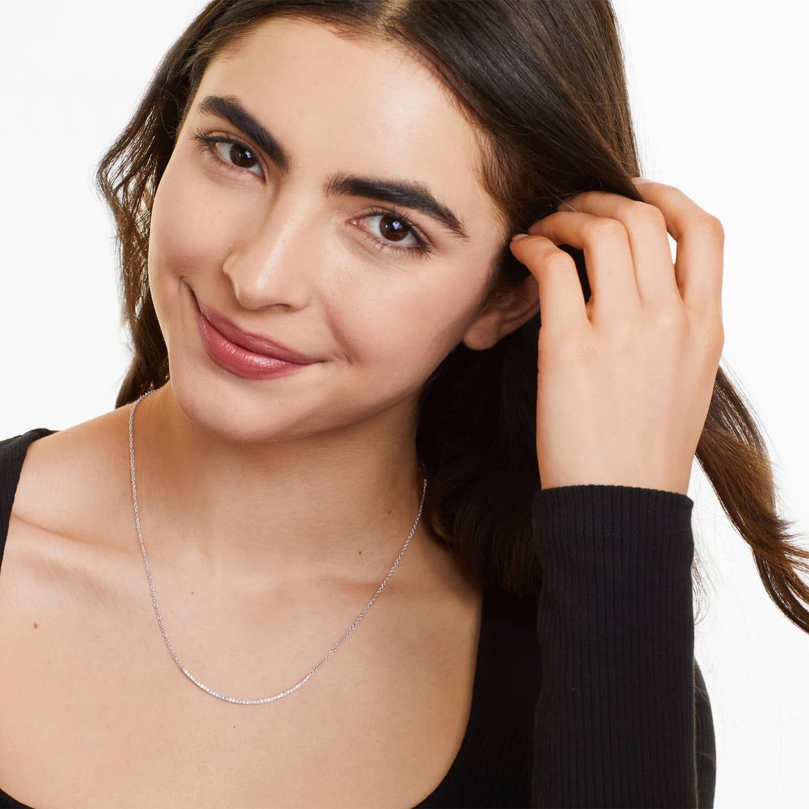 Curving Diamond Bar Necklace In 14K White Gold