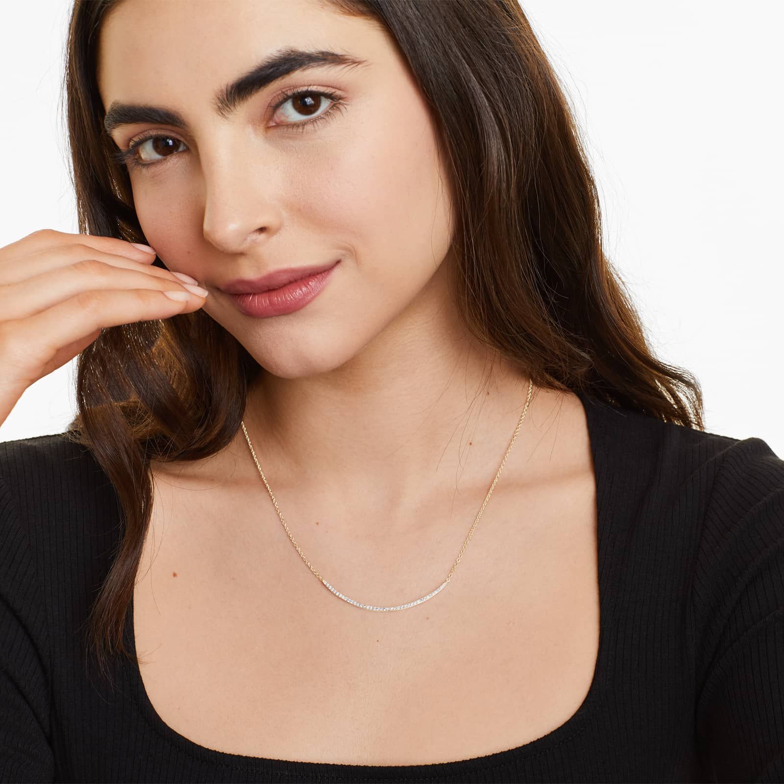 Curving Diamond Bar Necklace In 14K Yellow Gold