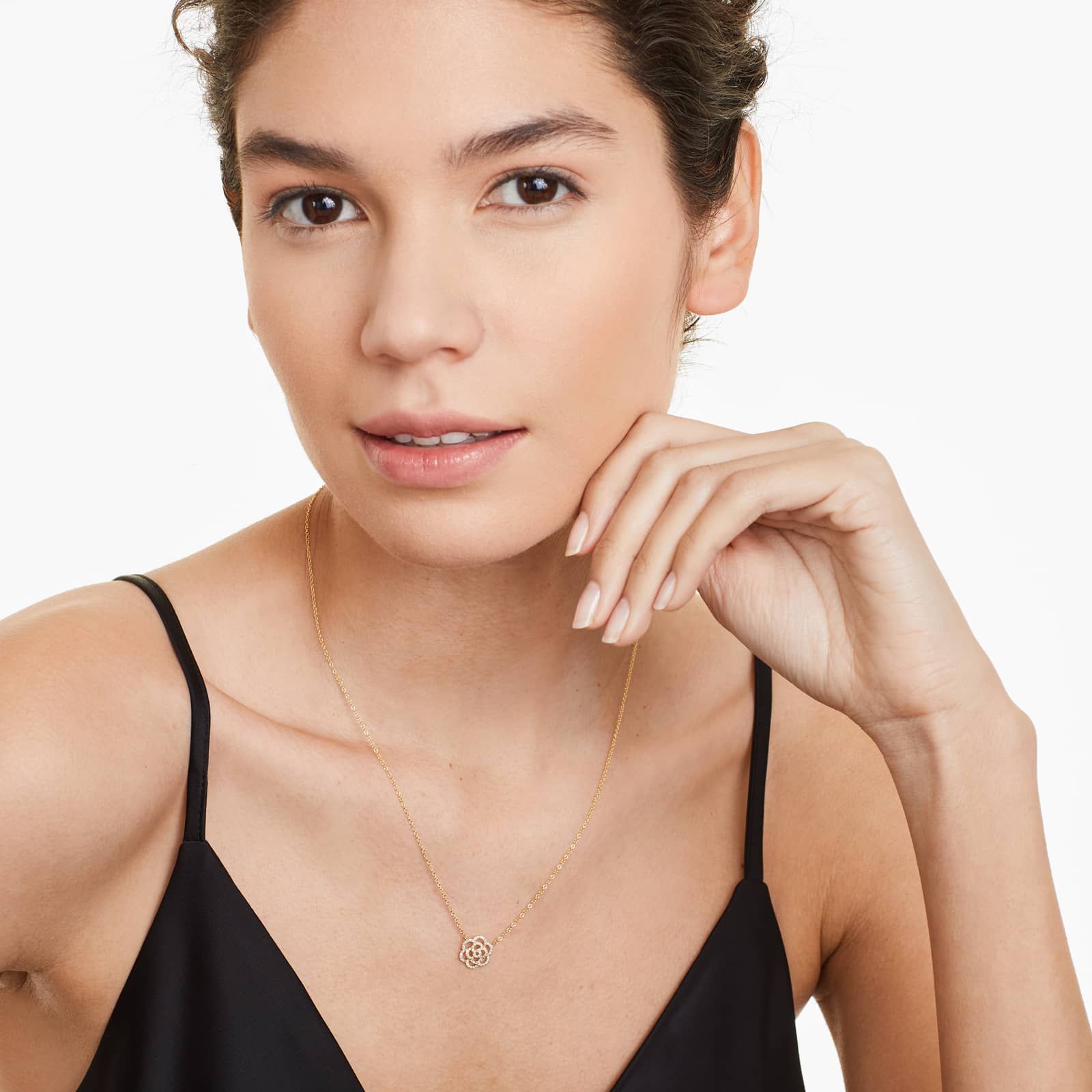 Flower Motif Diamond Necklace In 14K Yellow Gold