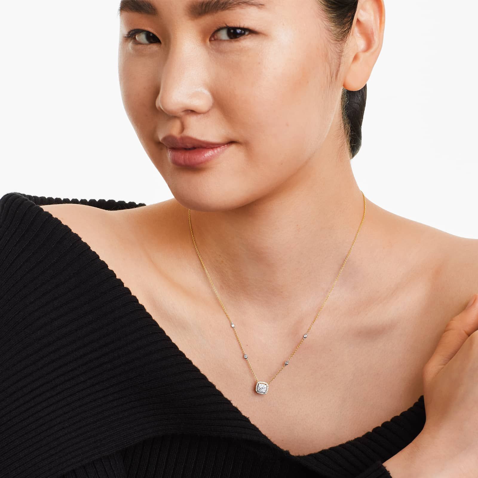 Cushion Halo Cluster Diamond Necklace In 14K Yellow Gold