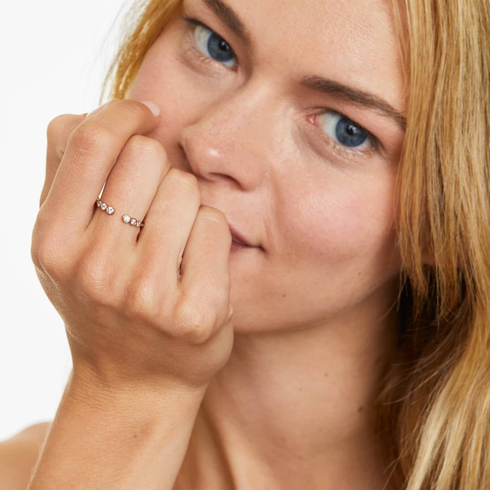 Petite Graduated Bezel Set Open Diamond Ring In 14K Rose Gold