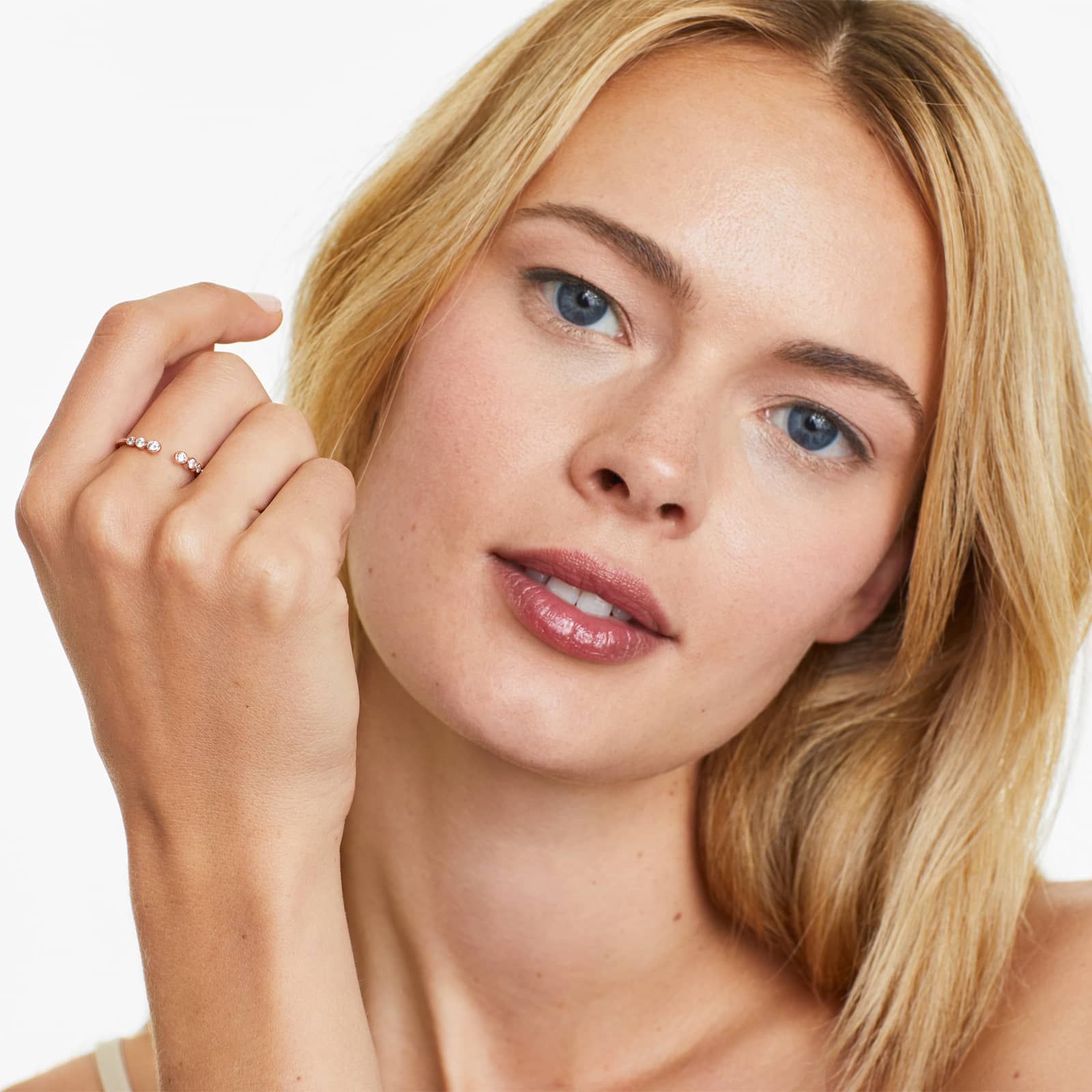 Petite Graduated Bezel Set Open Diamond Ring In 14K Rose Gold