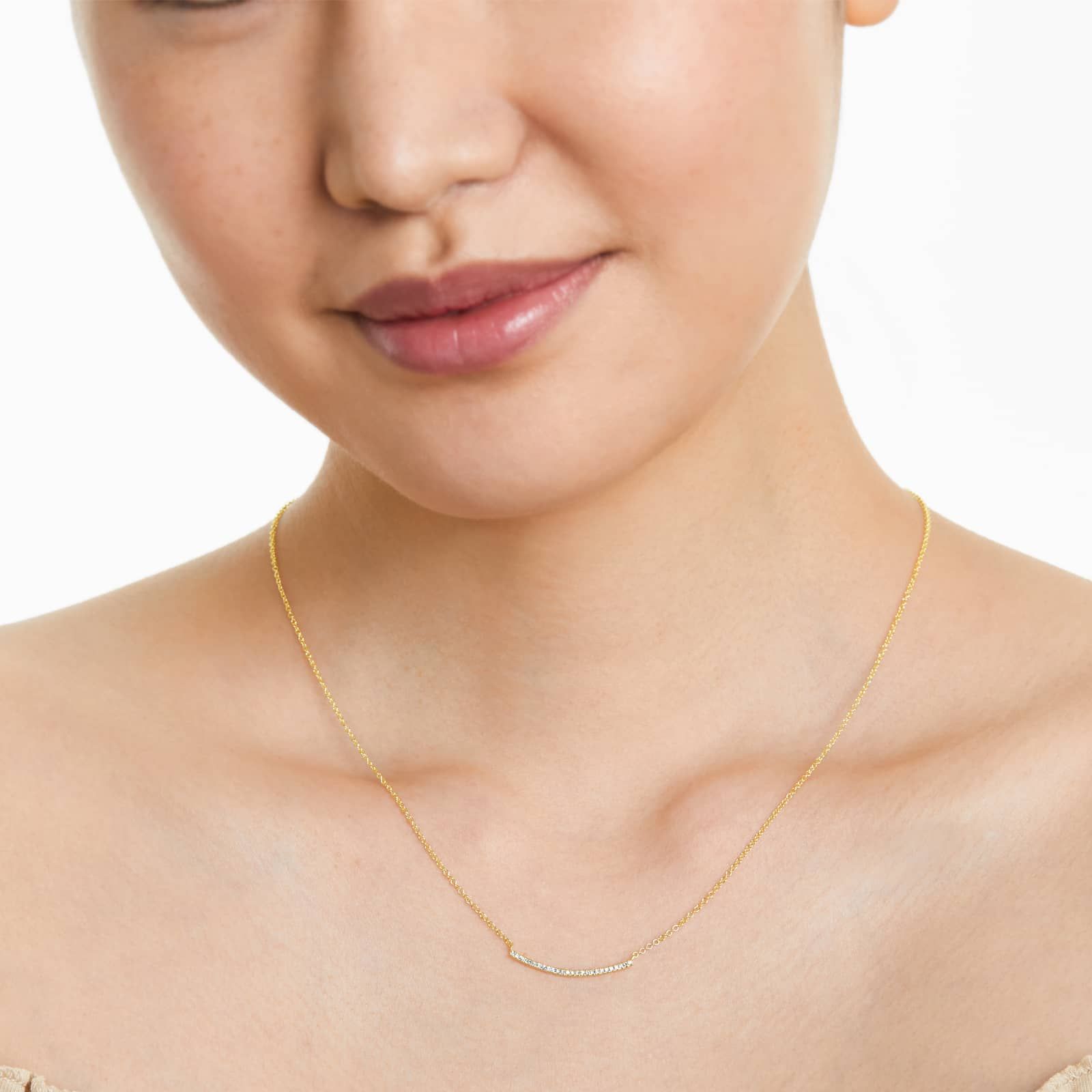 Slightly Curved Diamond Bar Necklace In 14K Yellow Gold