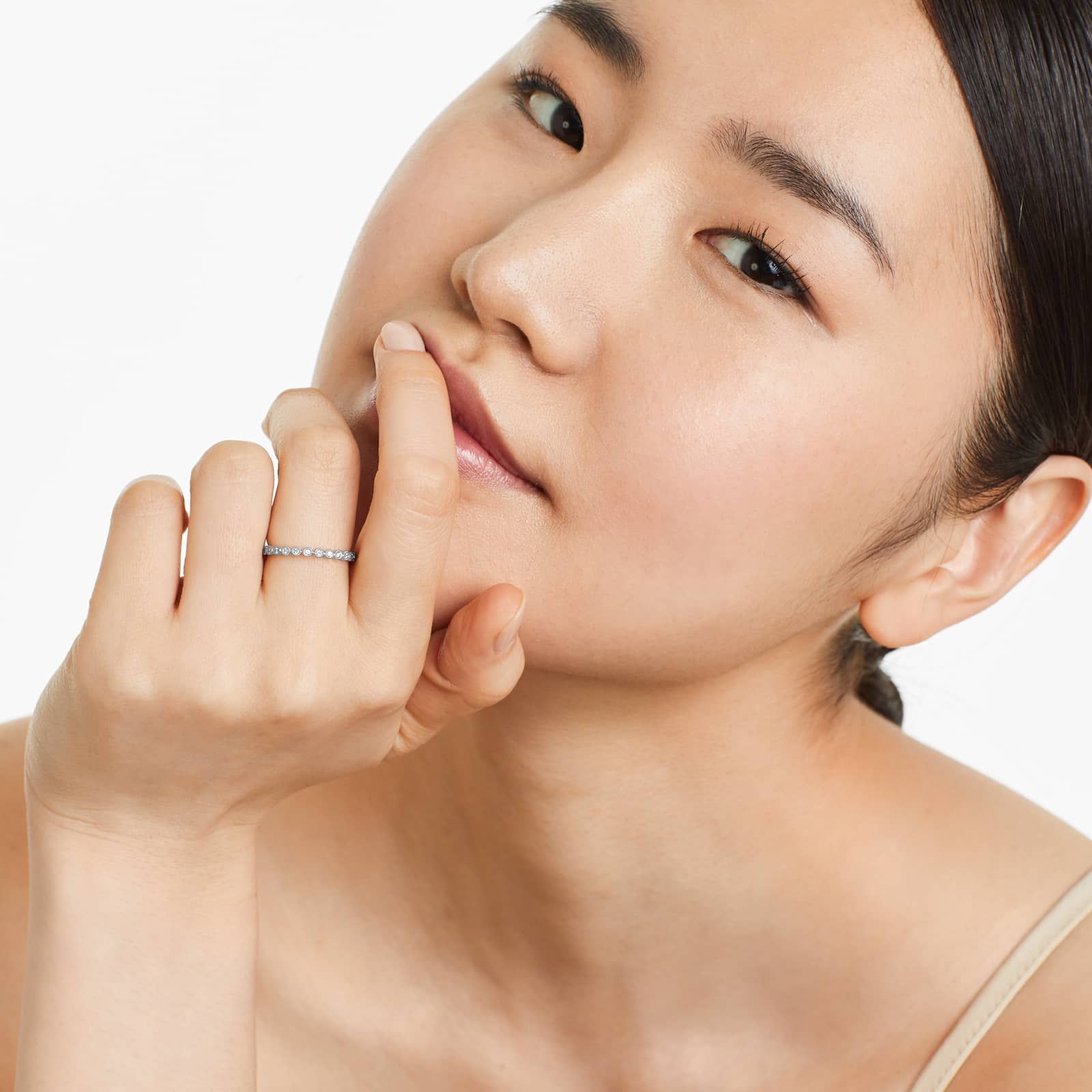 Vintage Round Bezel Diamond Ring In 14K White Gold