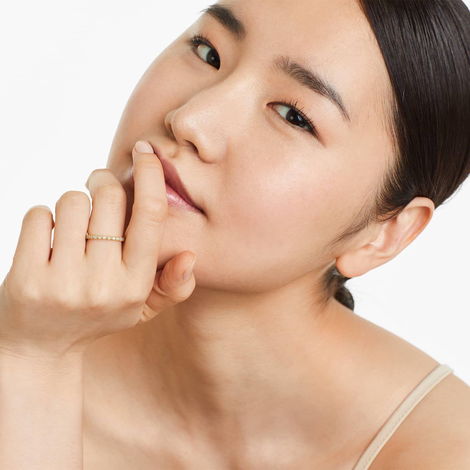 Vintage Round Bezel Diamond Ring In 14K Yellow Gold