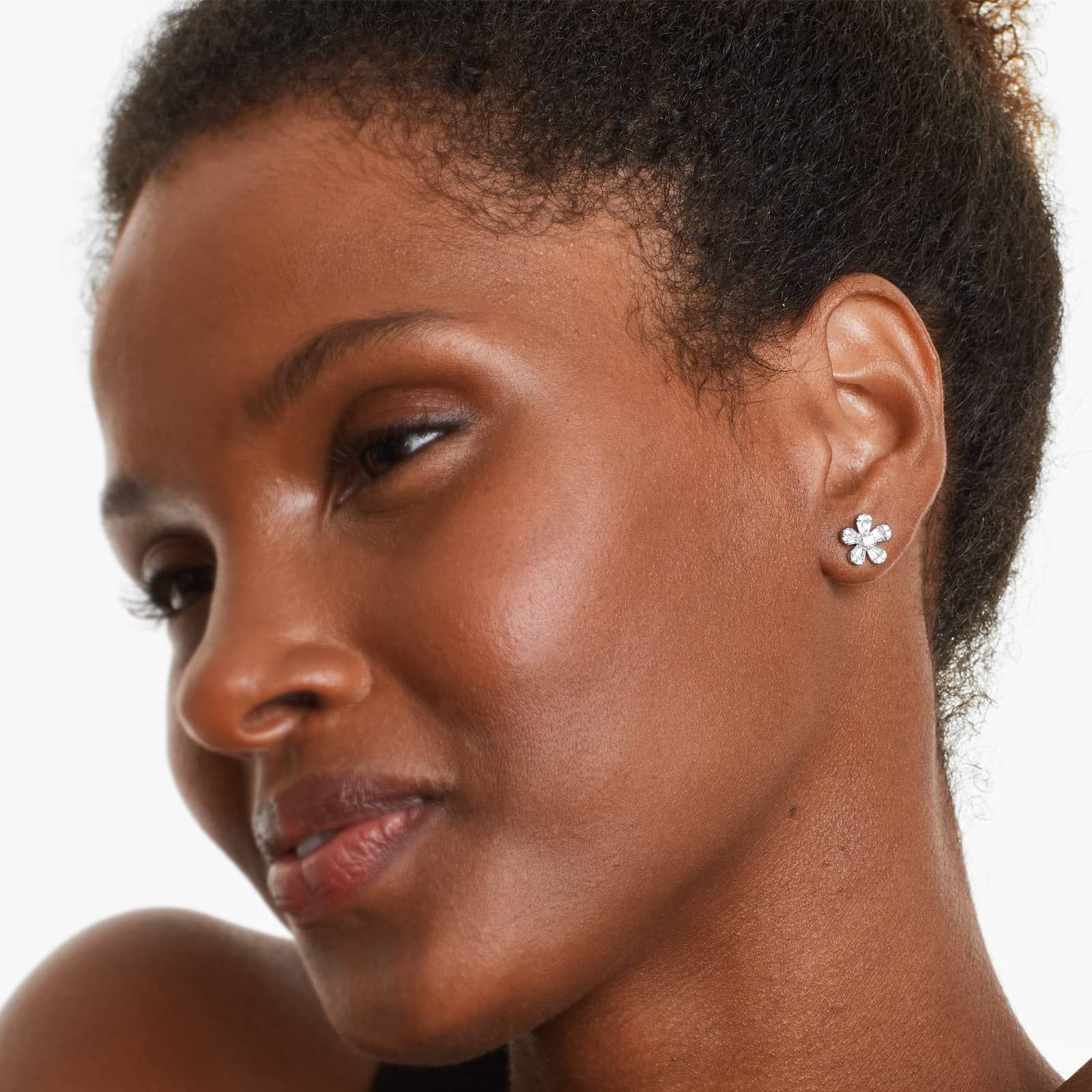 Flower Diamond Earrings With Baguette Cut And Round Diamonds In 14K White Gold