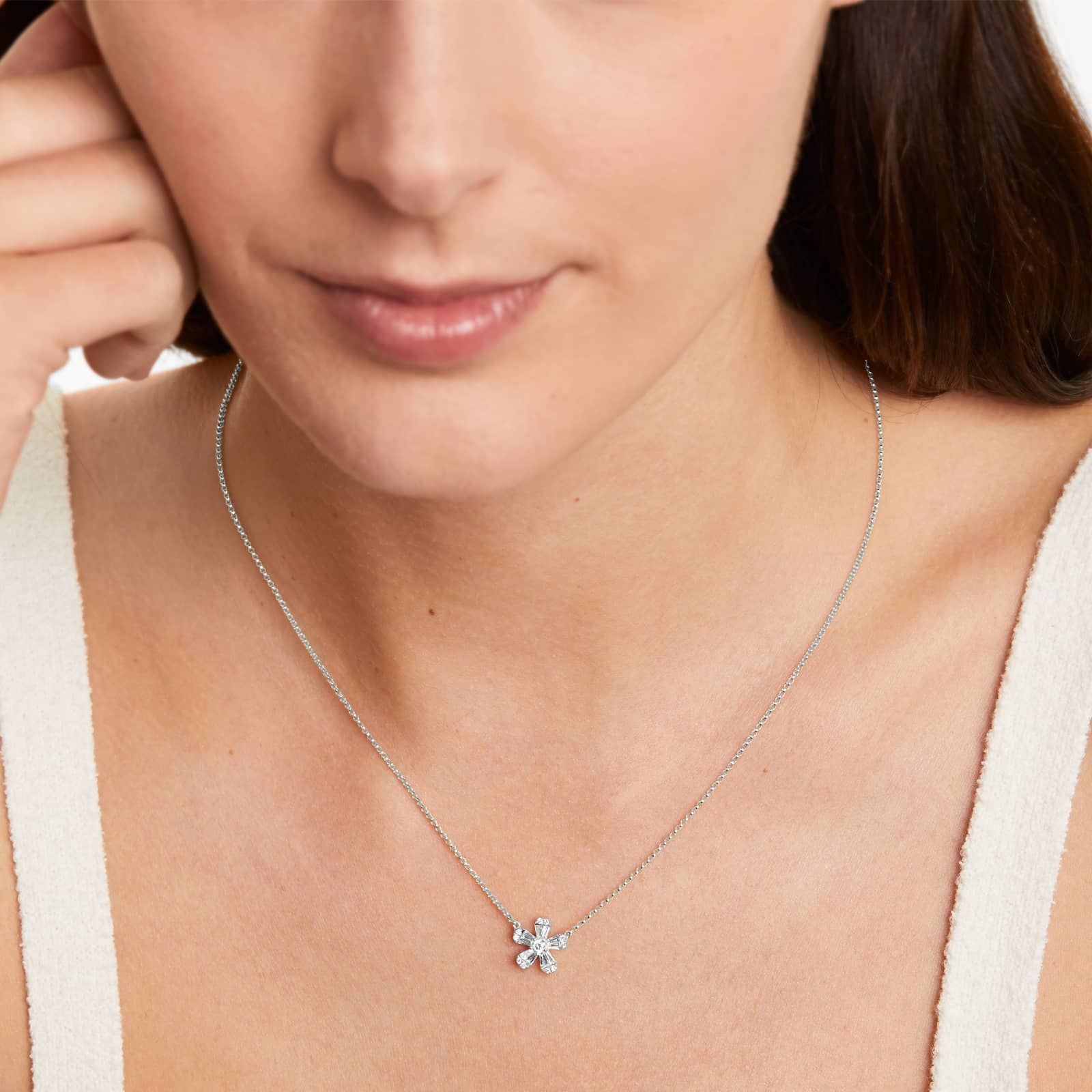Diamond Flower Necklace With Baguette And Round Diamonds In 14K White Gold